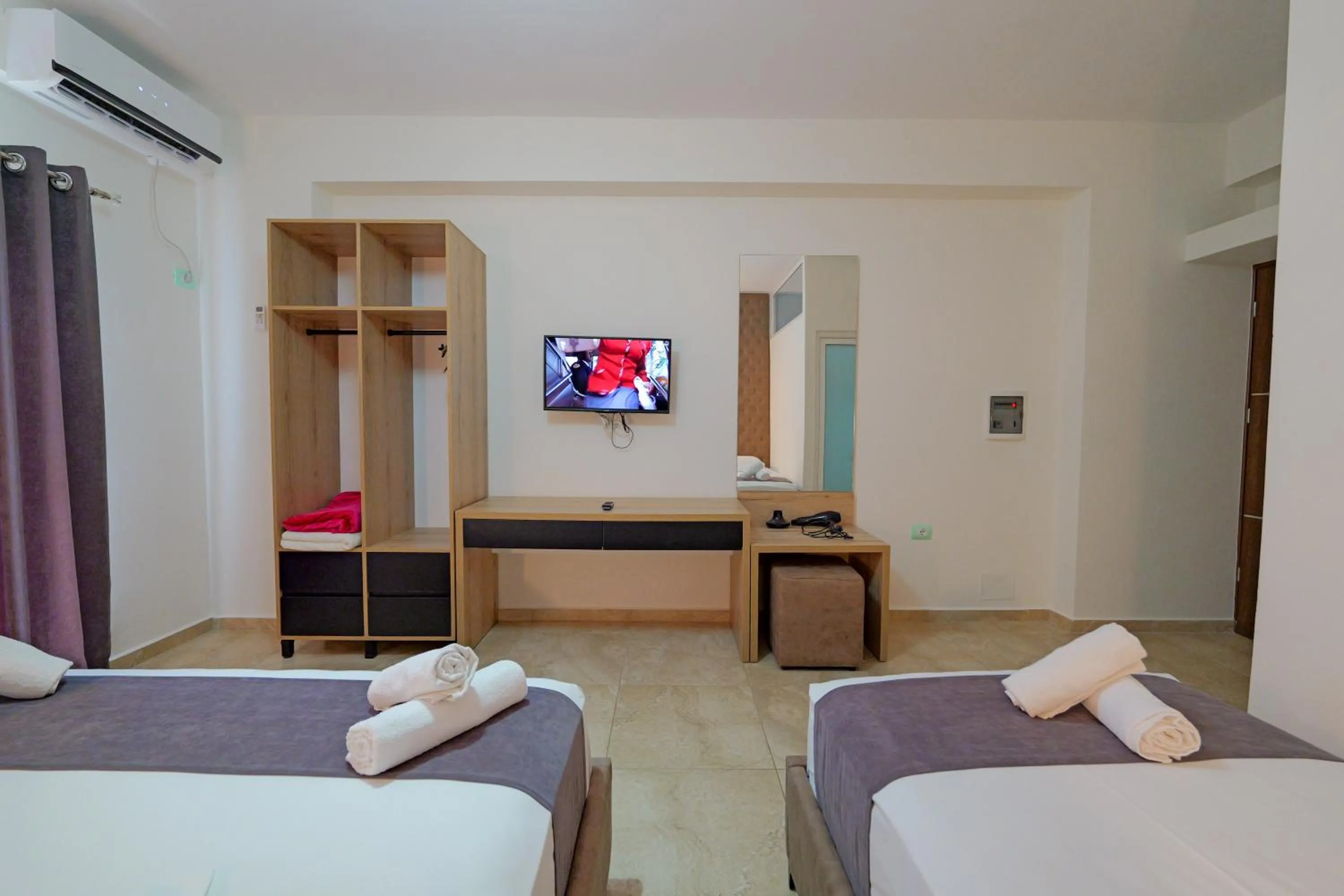 Bedroom, Bed in Hotel Esmerald Ksamil