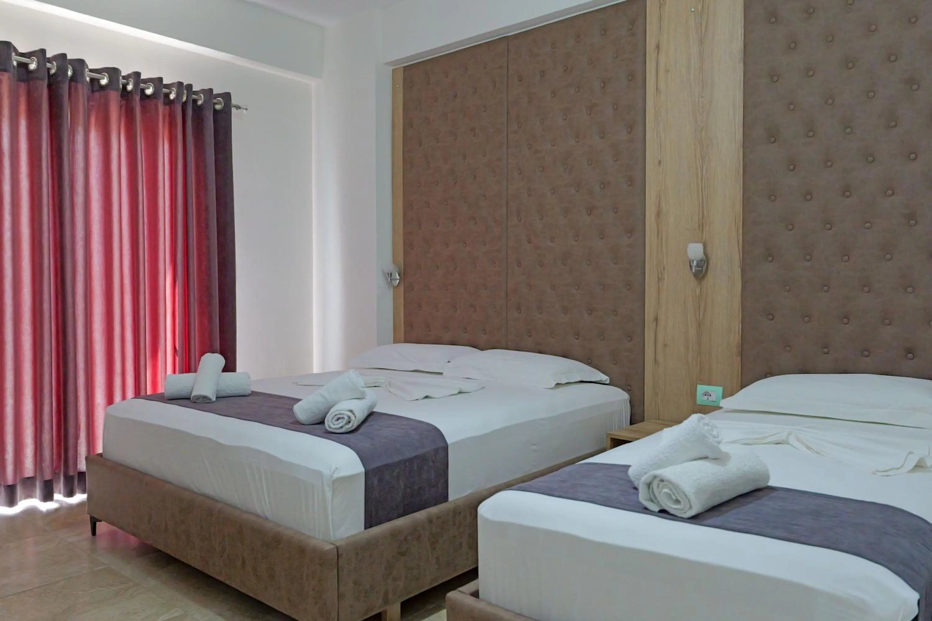 Bed in Hotel Esmerald Ksamil