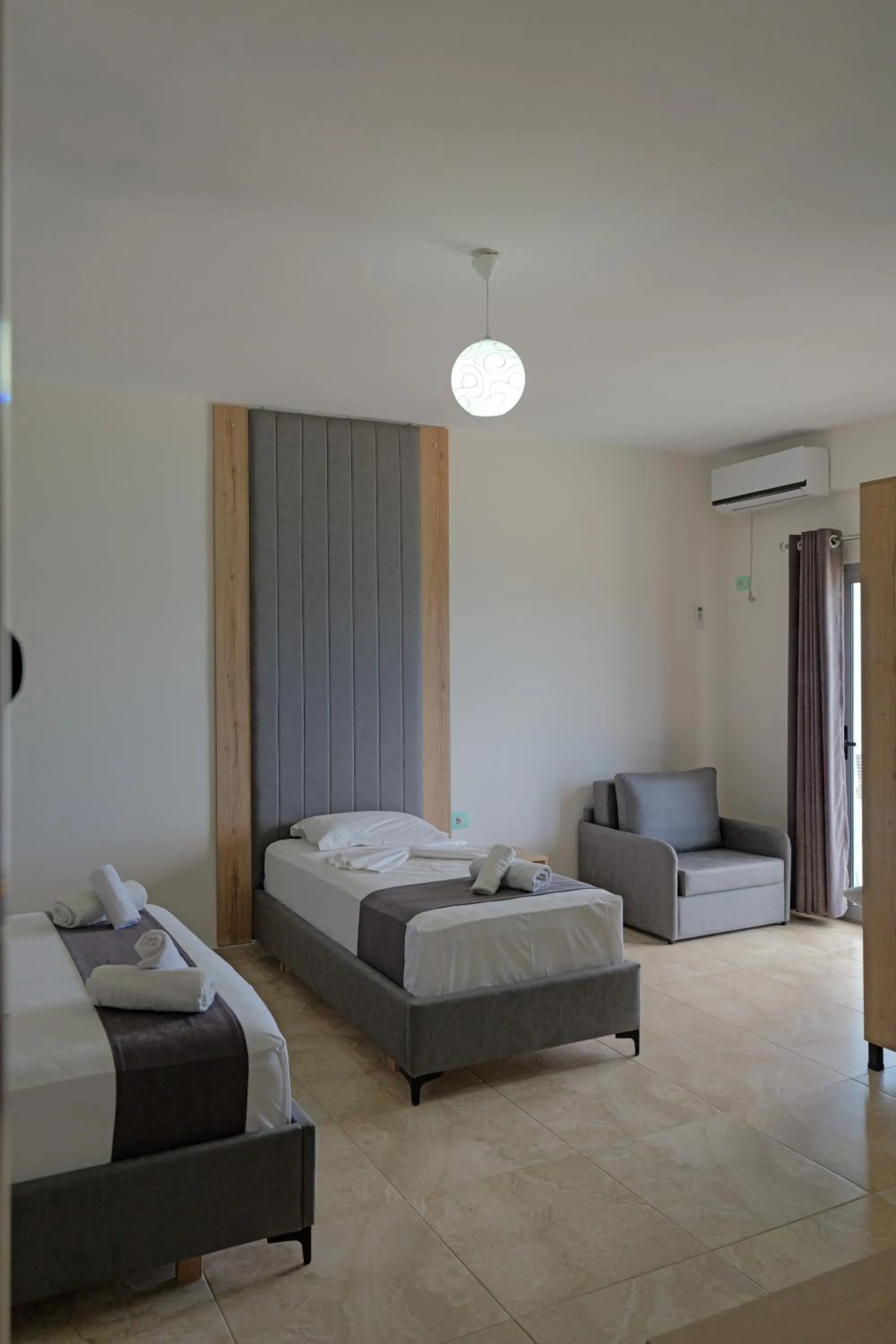 Bed in Hotel Esmerald Ksamil