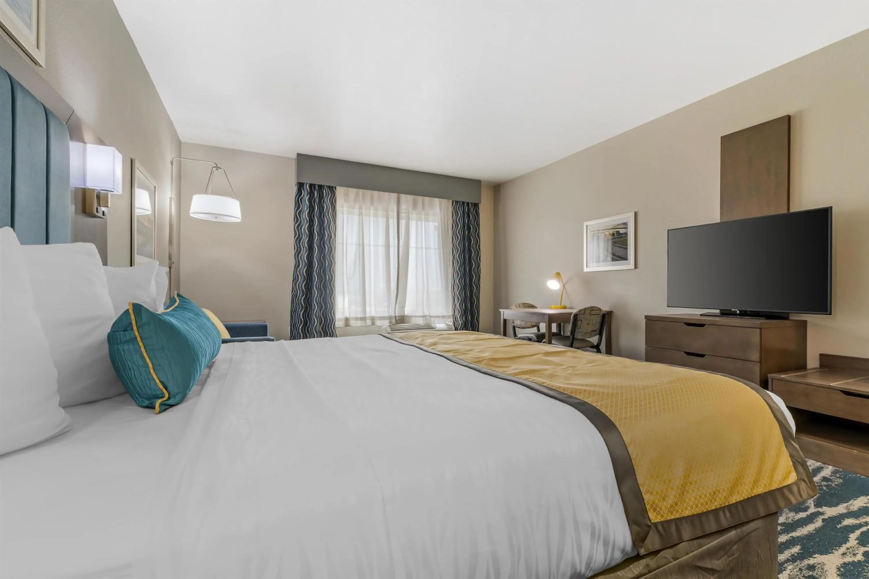Bedroom, Bed in Executive Residency by Best Western Corpus Christi