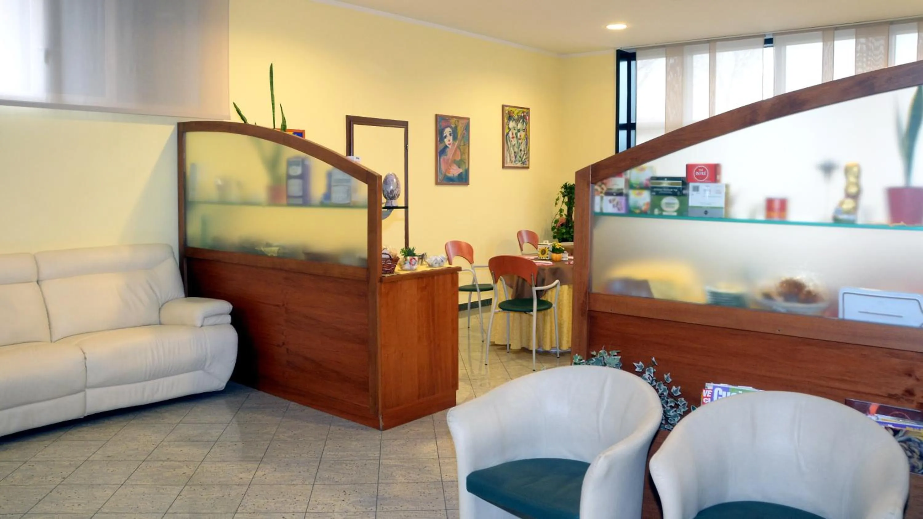 Communal lounge/ TV room in Hotel SABO'