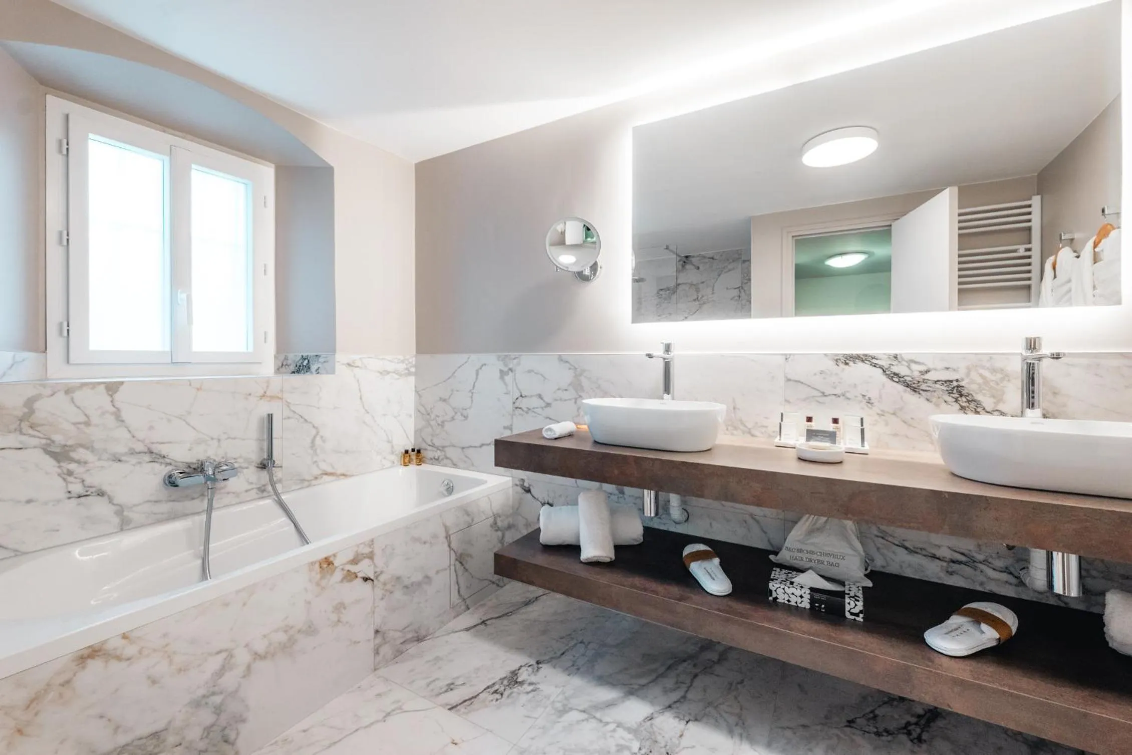 Bathroom in Hôtel La Mandarine