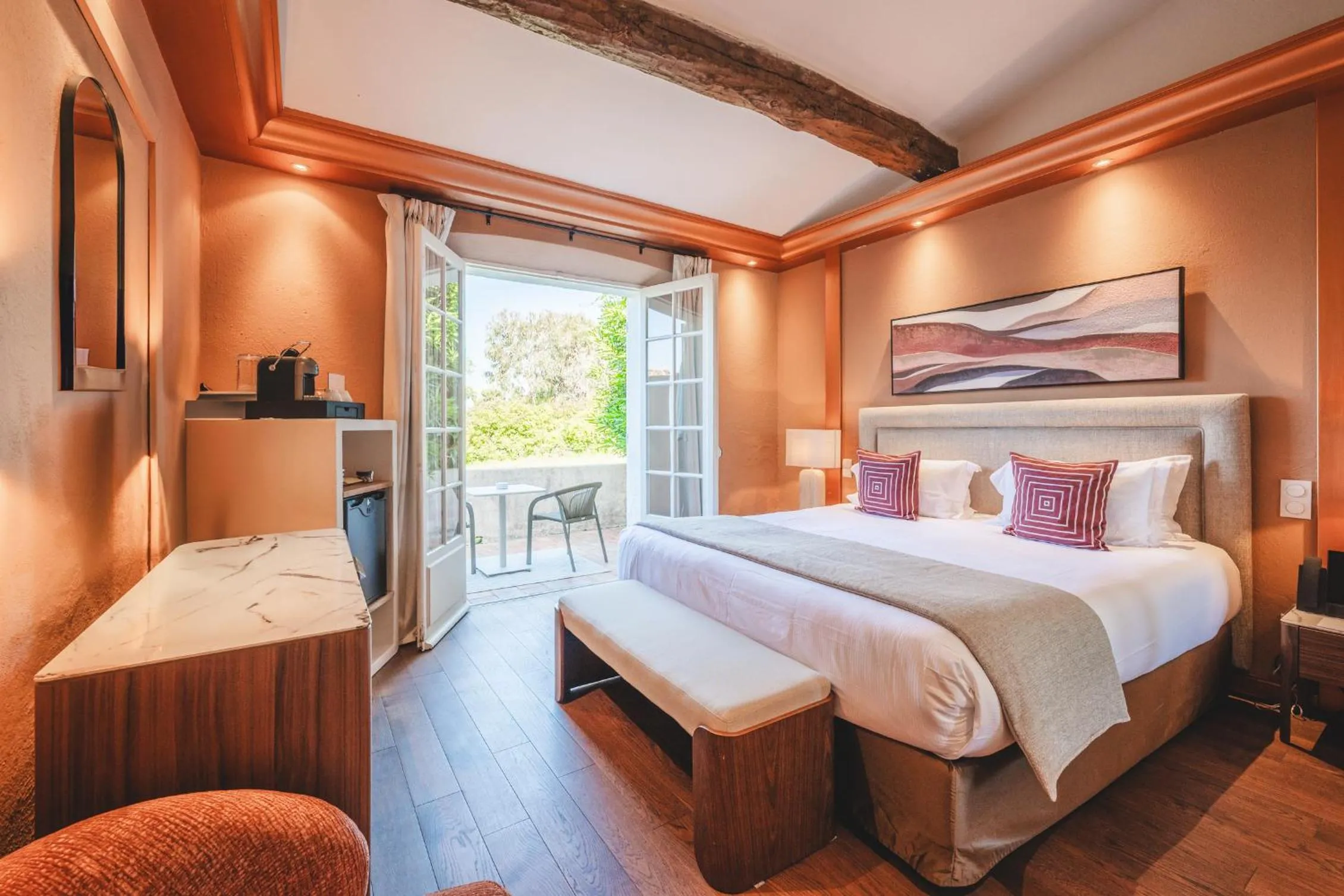 Bedroom in Hôtel La Mandarine