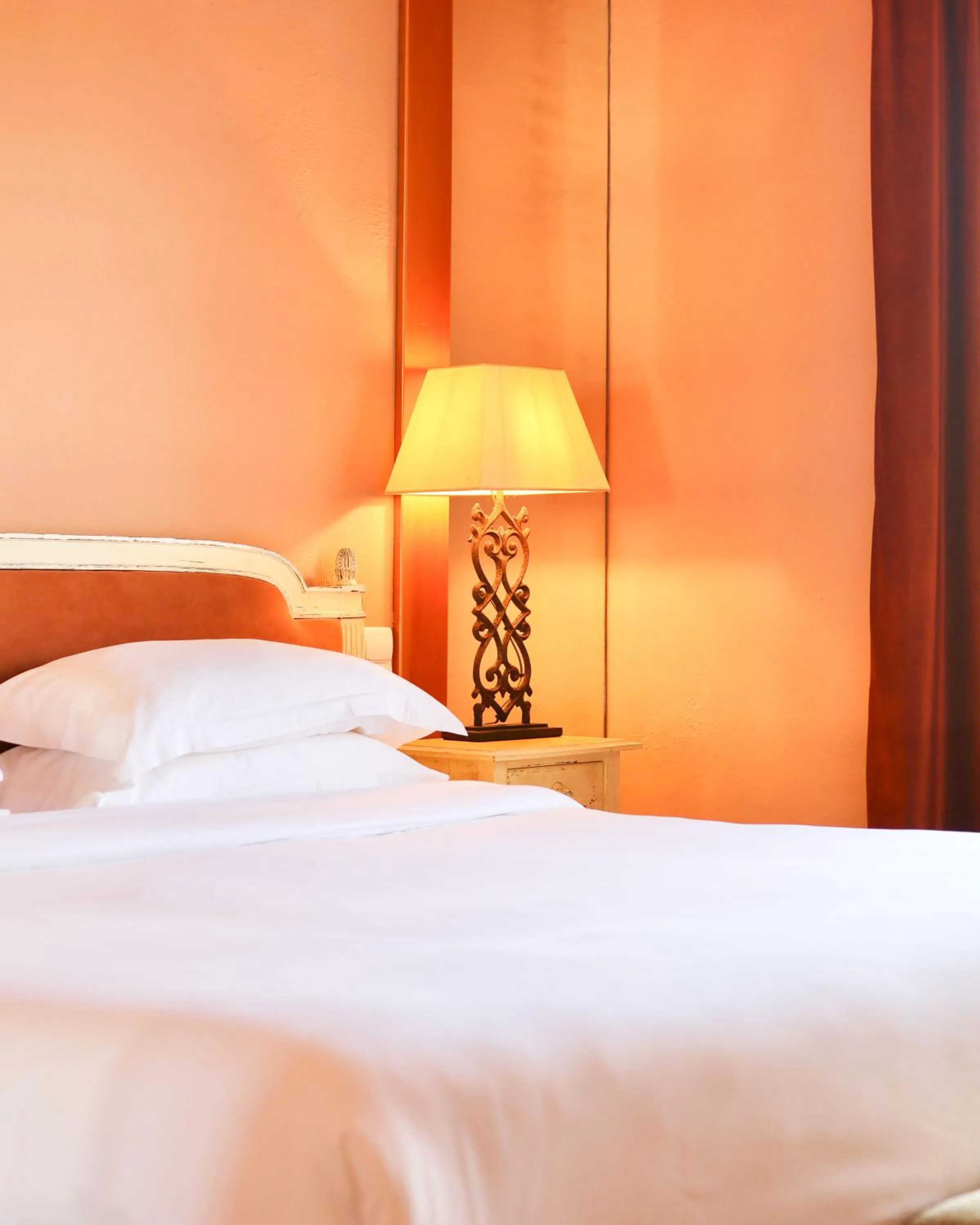 Bedroom in Hôtel La Mandarine