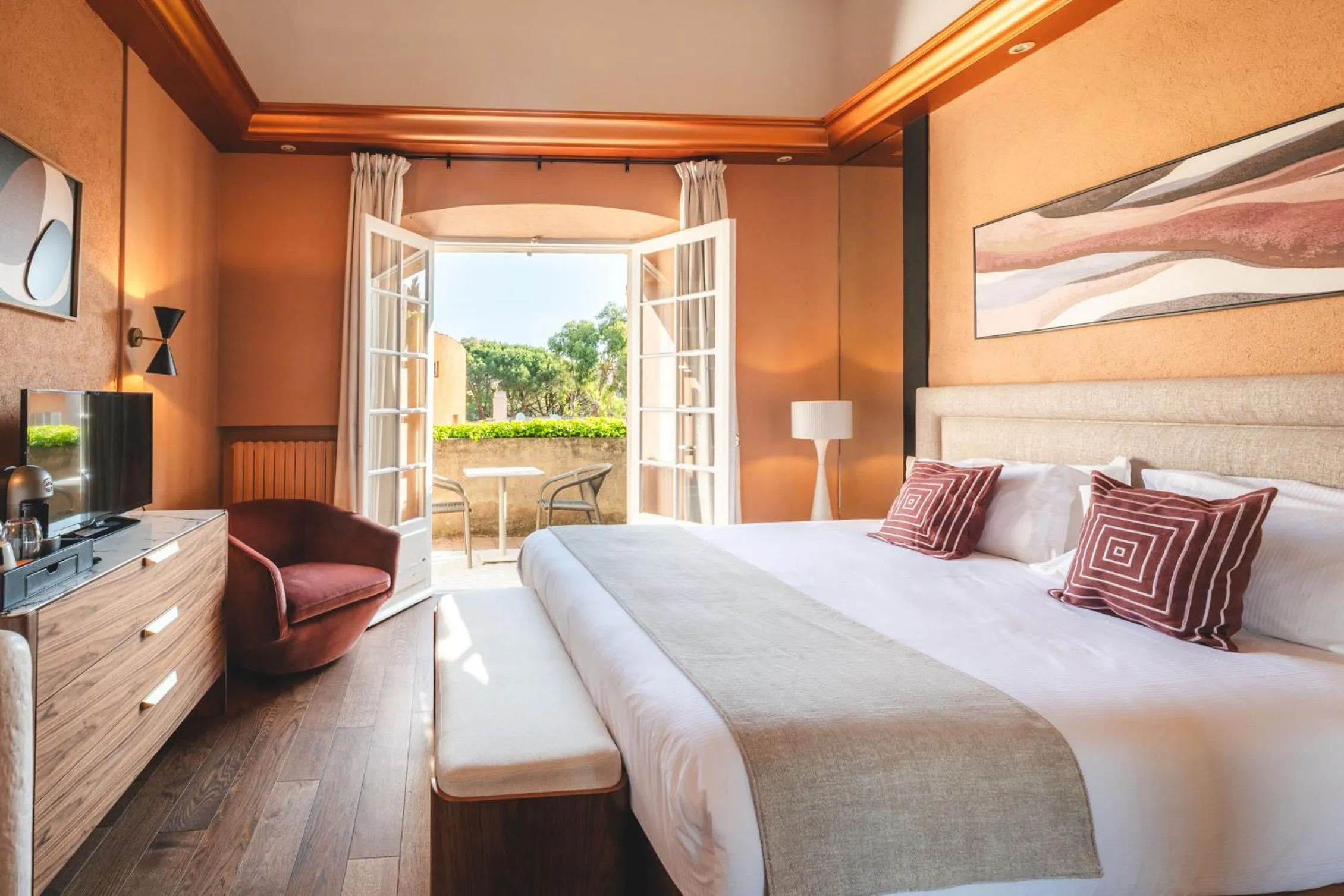 Bedroom in Hôtel La Mandarine