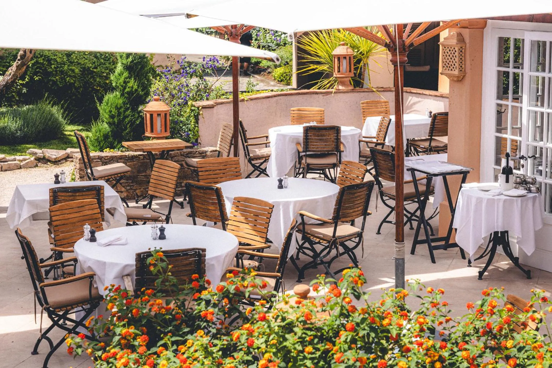 Restaurant/places to eat in Hôtel La Mandarine