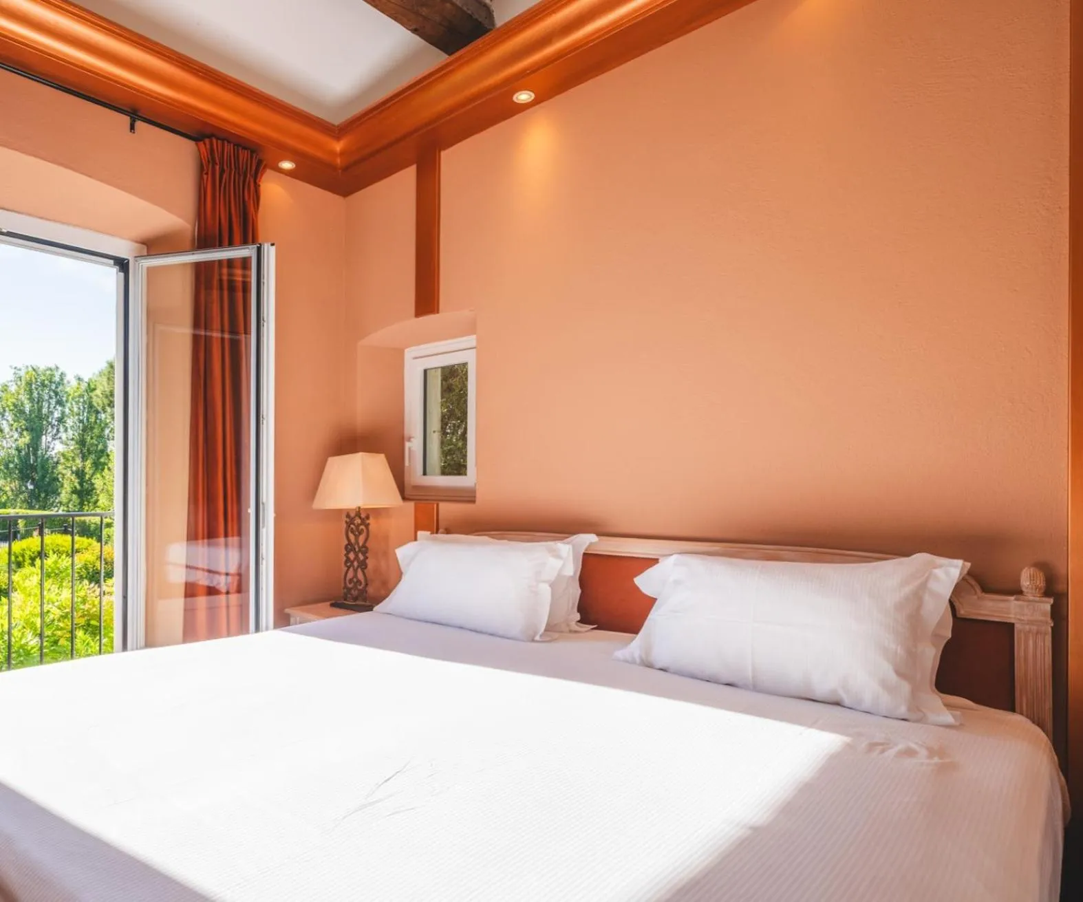 Bedroom in Hôtel La Mandarine