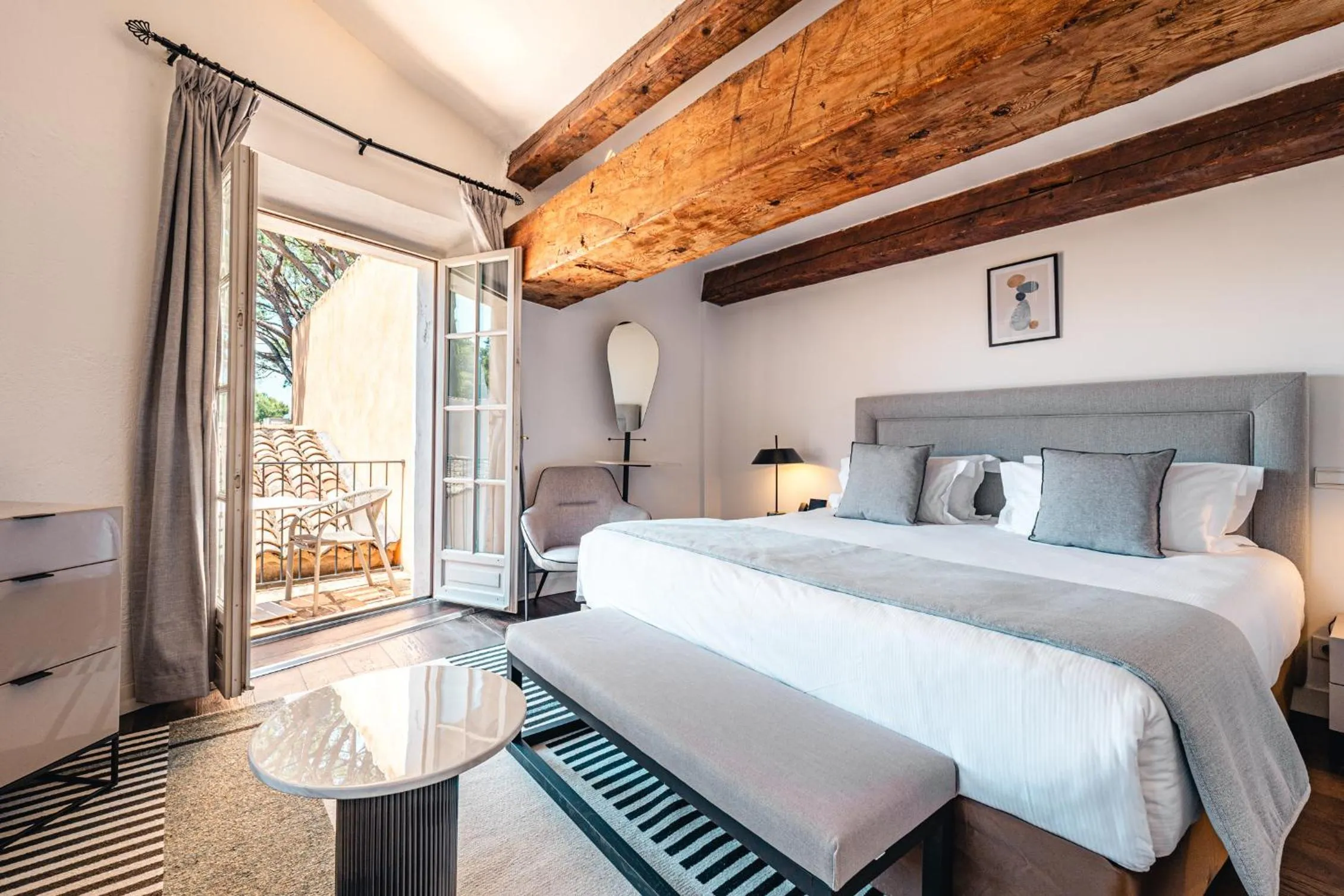 Bedroom in Hôtel La Mandarine