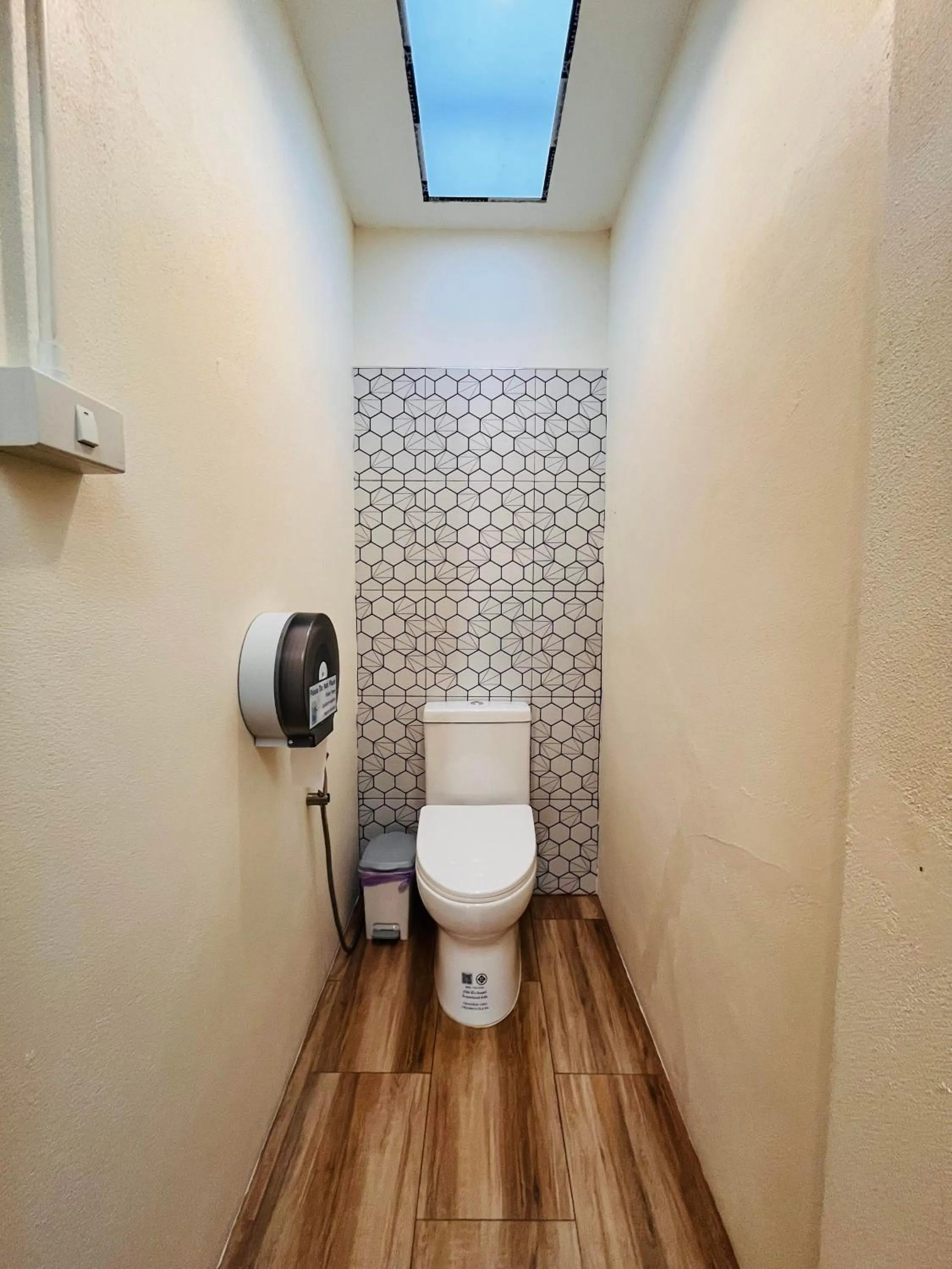 Toilet in Number 4 Old Town