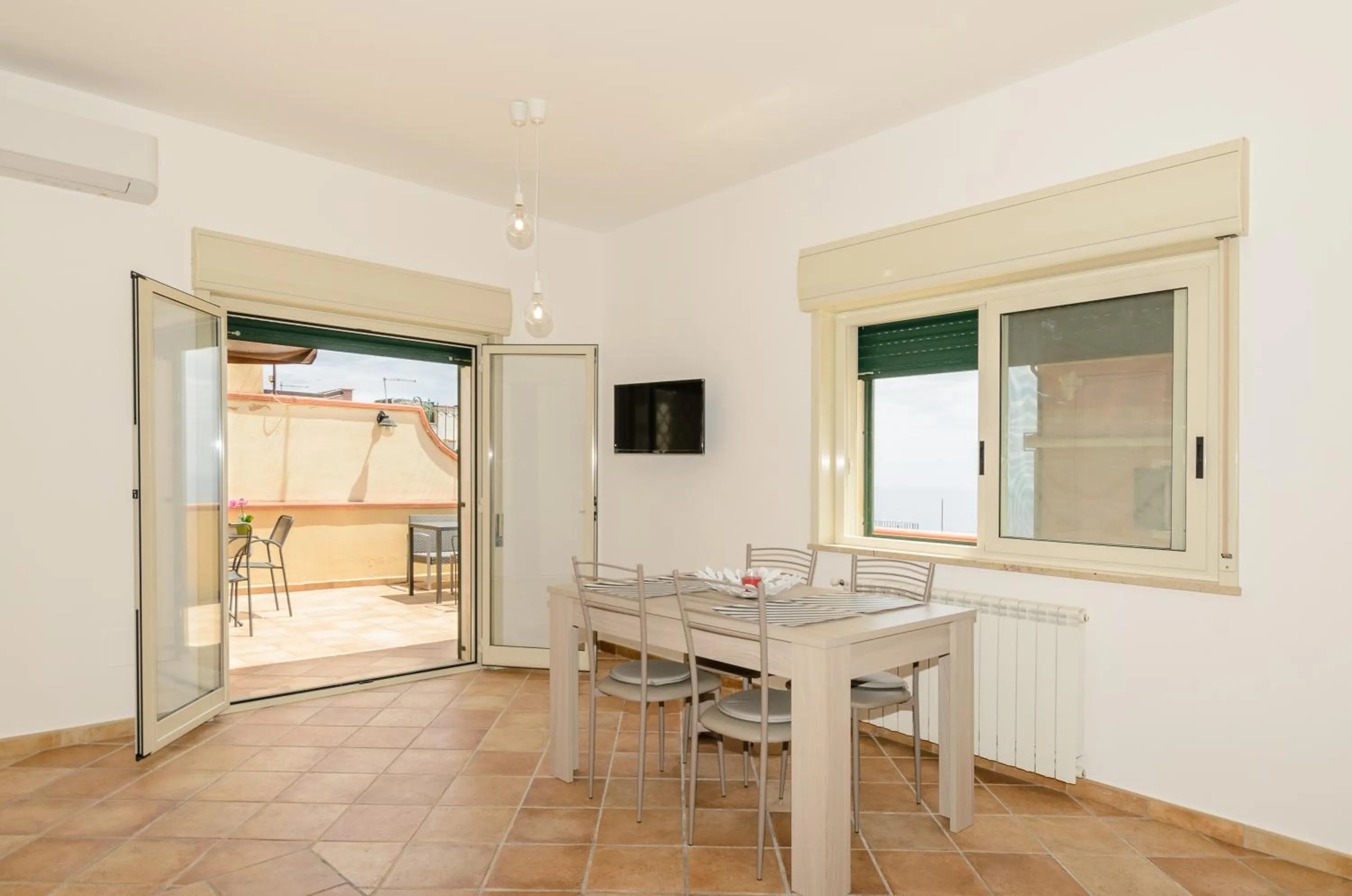 Dining area in Sunset Holiday Home Taormina