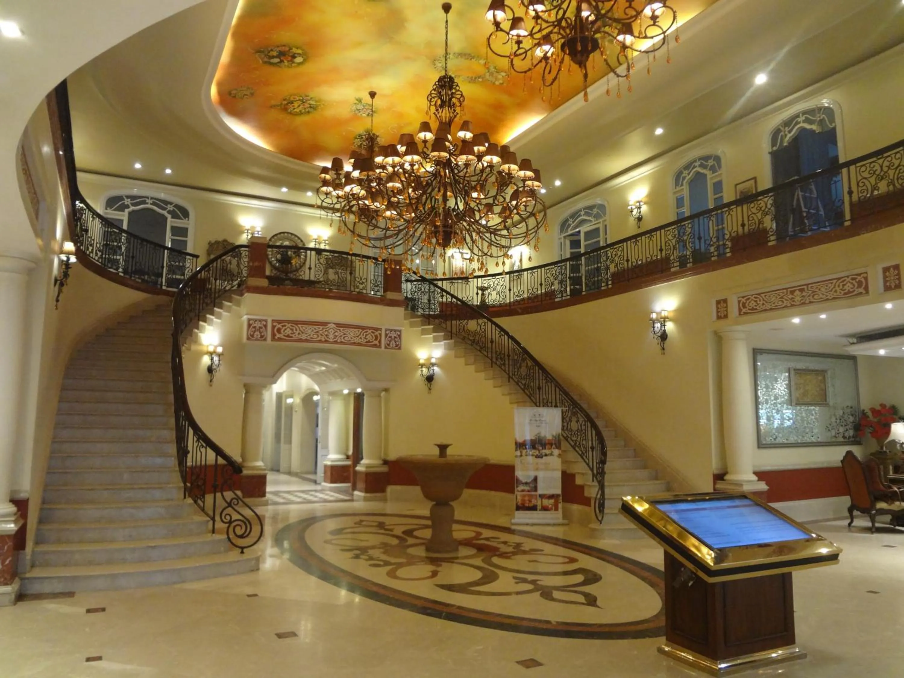 Lobby or reception in Tuli Imperial