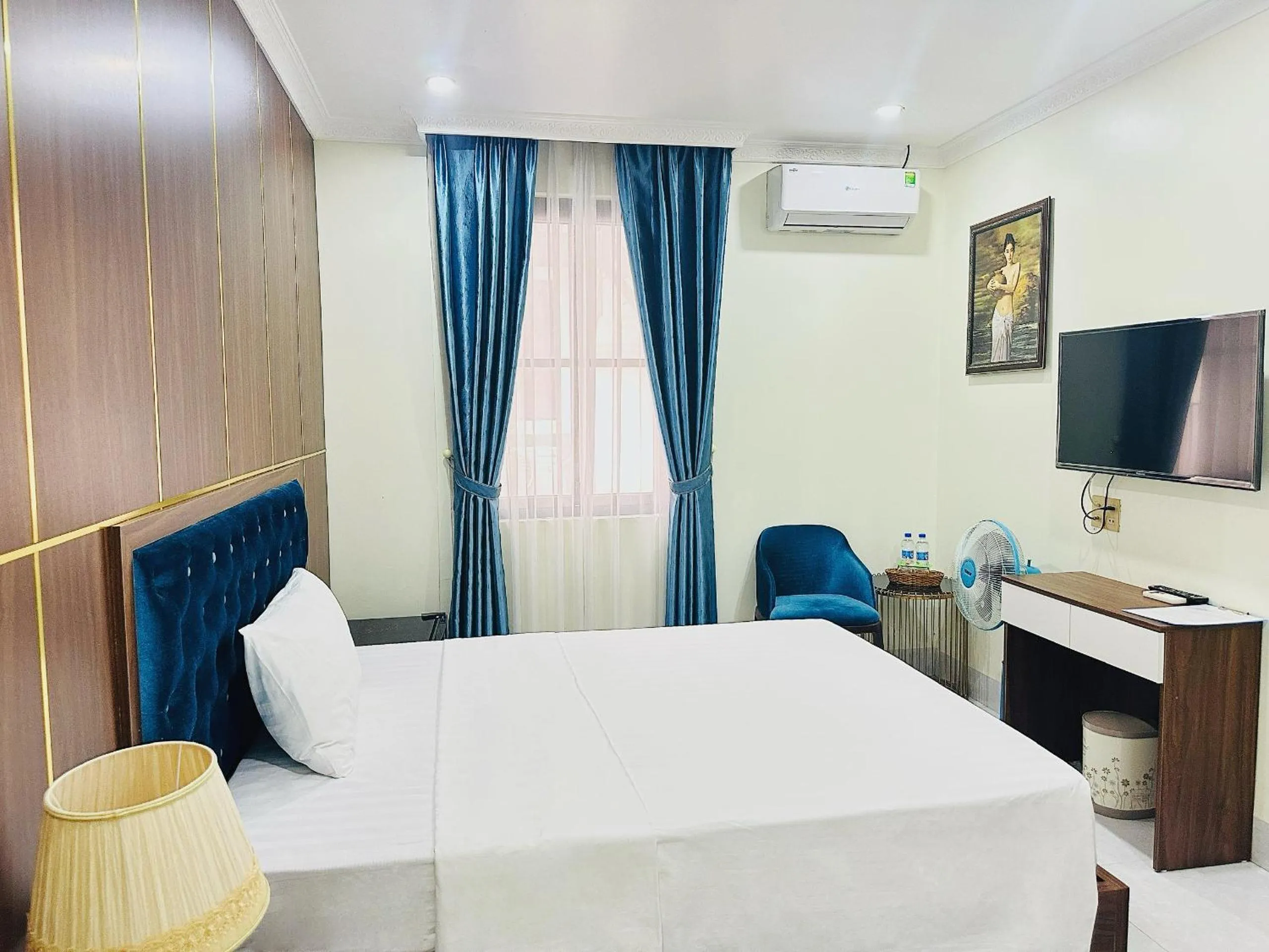 Bedroom, Bed in May House Hotel