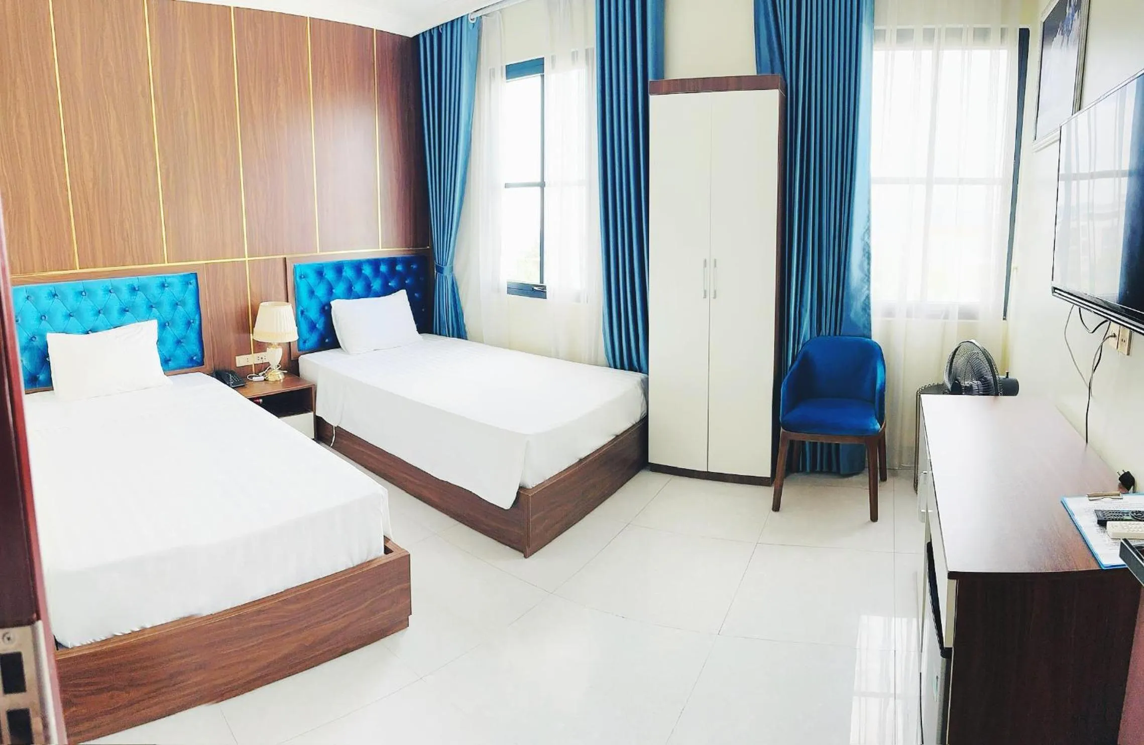 Photo of the whole room, Bed in May House Hotel