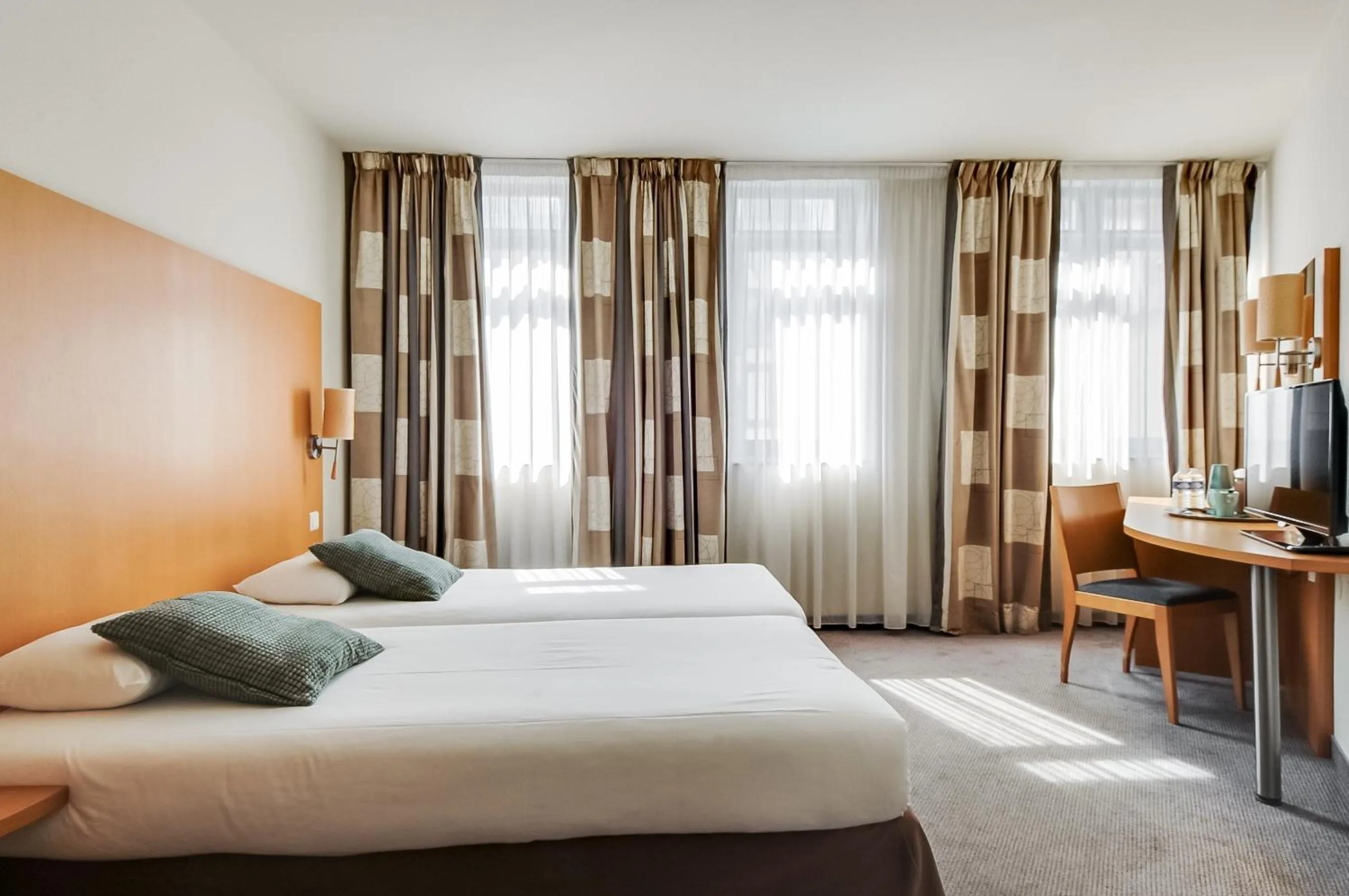 Bedroom, Bed in La Maison Hôtel Mulhouse Centre