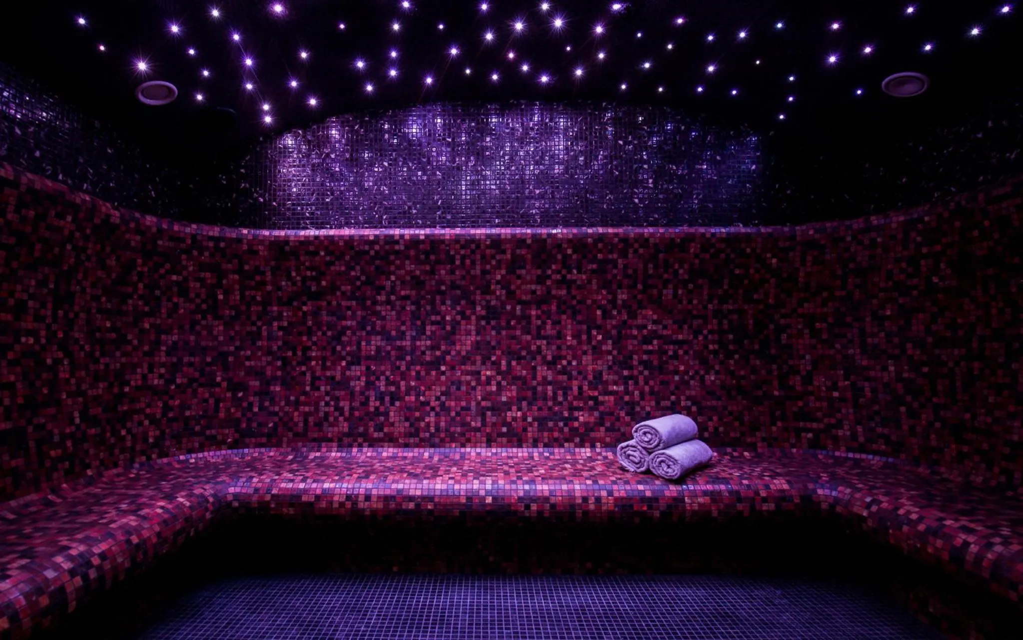 Area and facilities in Green Apartments