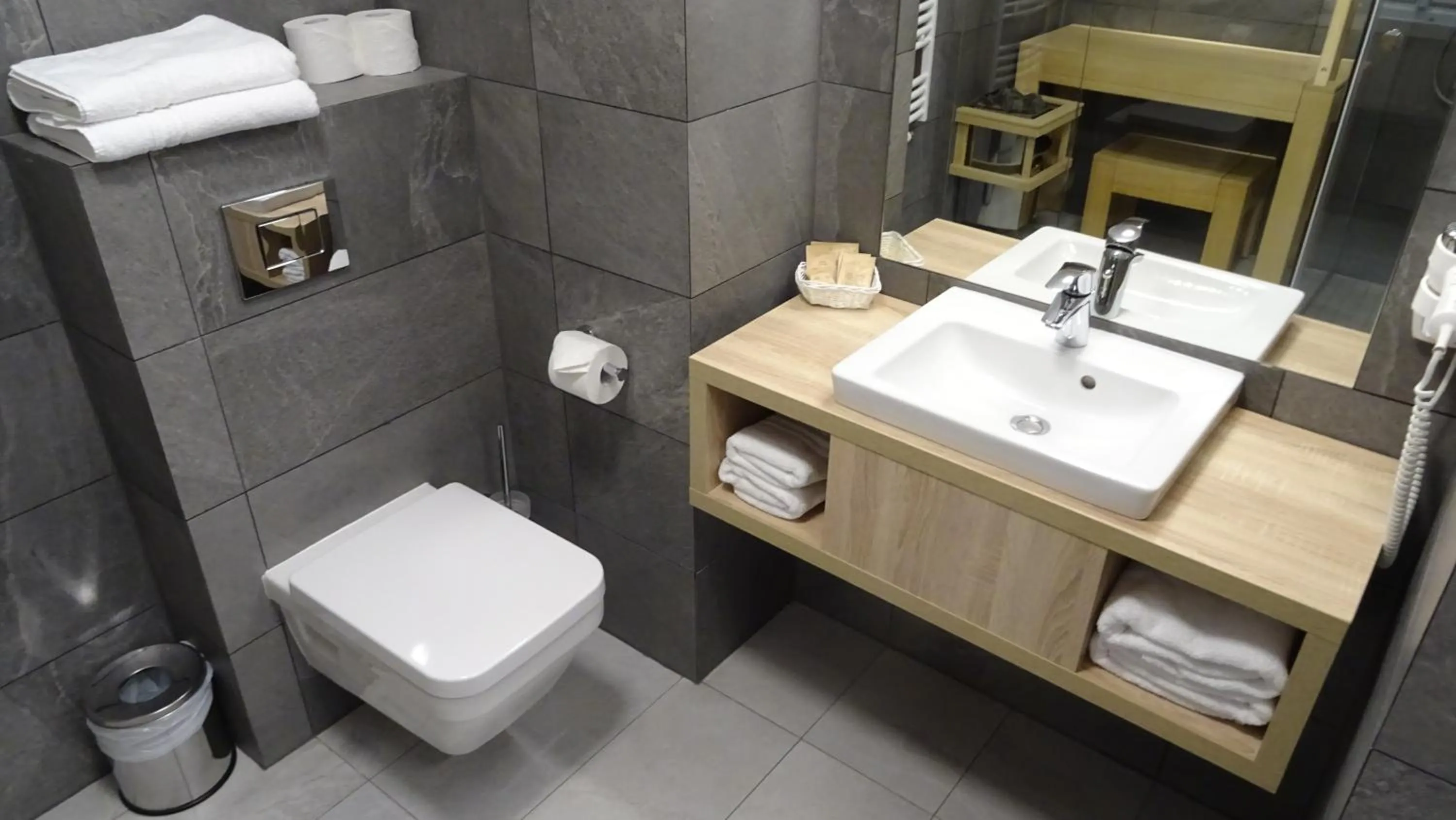 Bathroom in Green Apartments