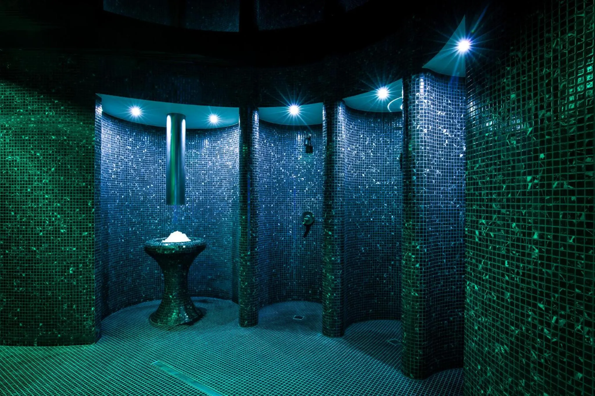 Area and facilities in Green Apartments