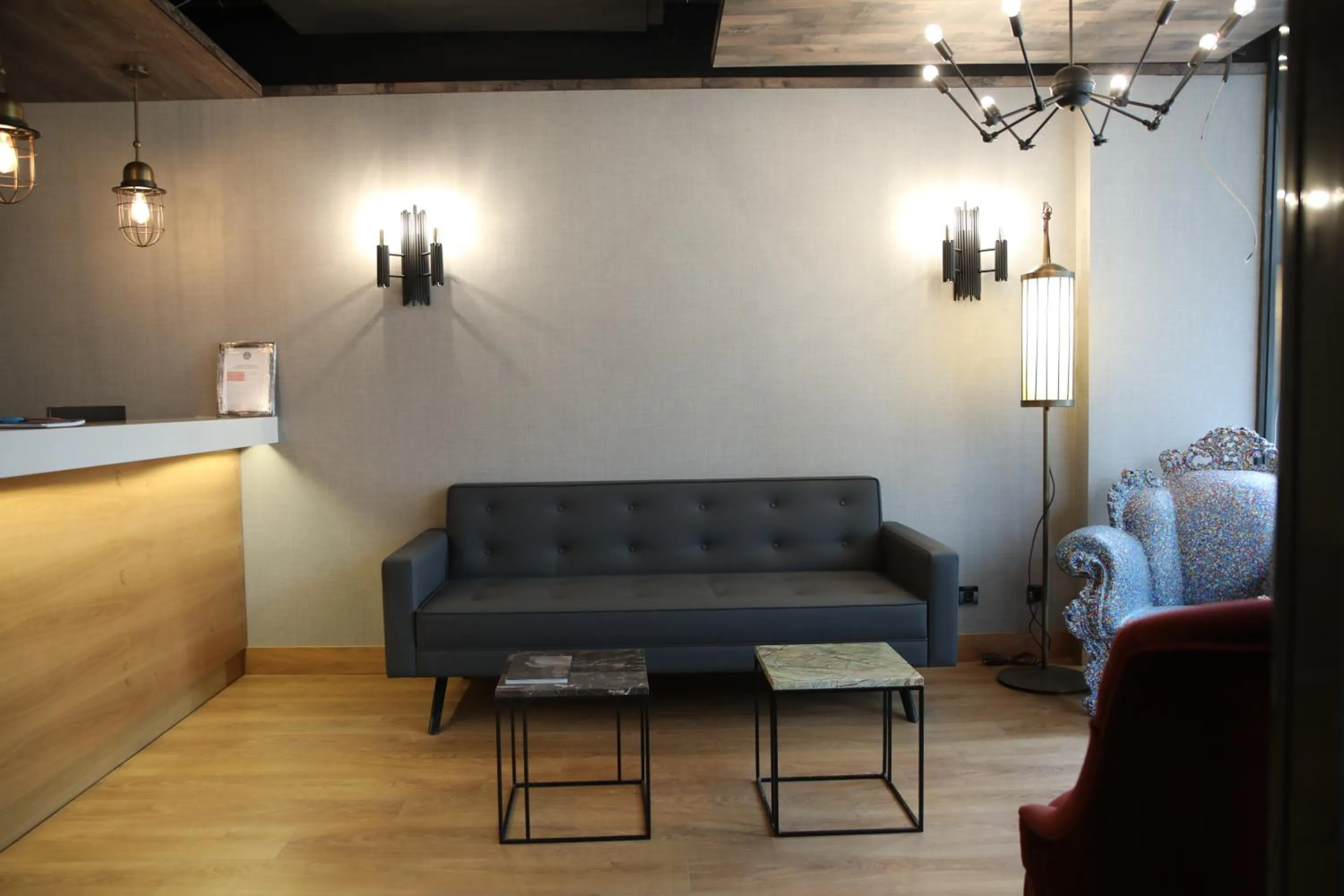 Seating area in Roomers Nisantasi