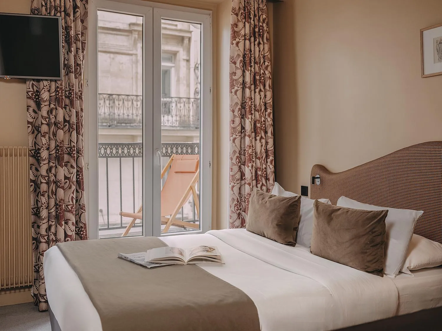 Photo of the whole room, Bed in Hôtel Belloy