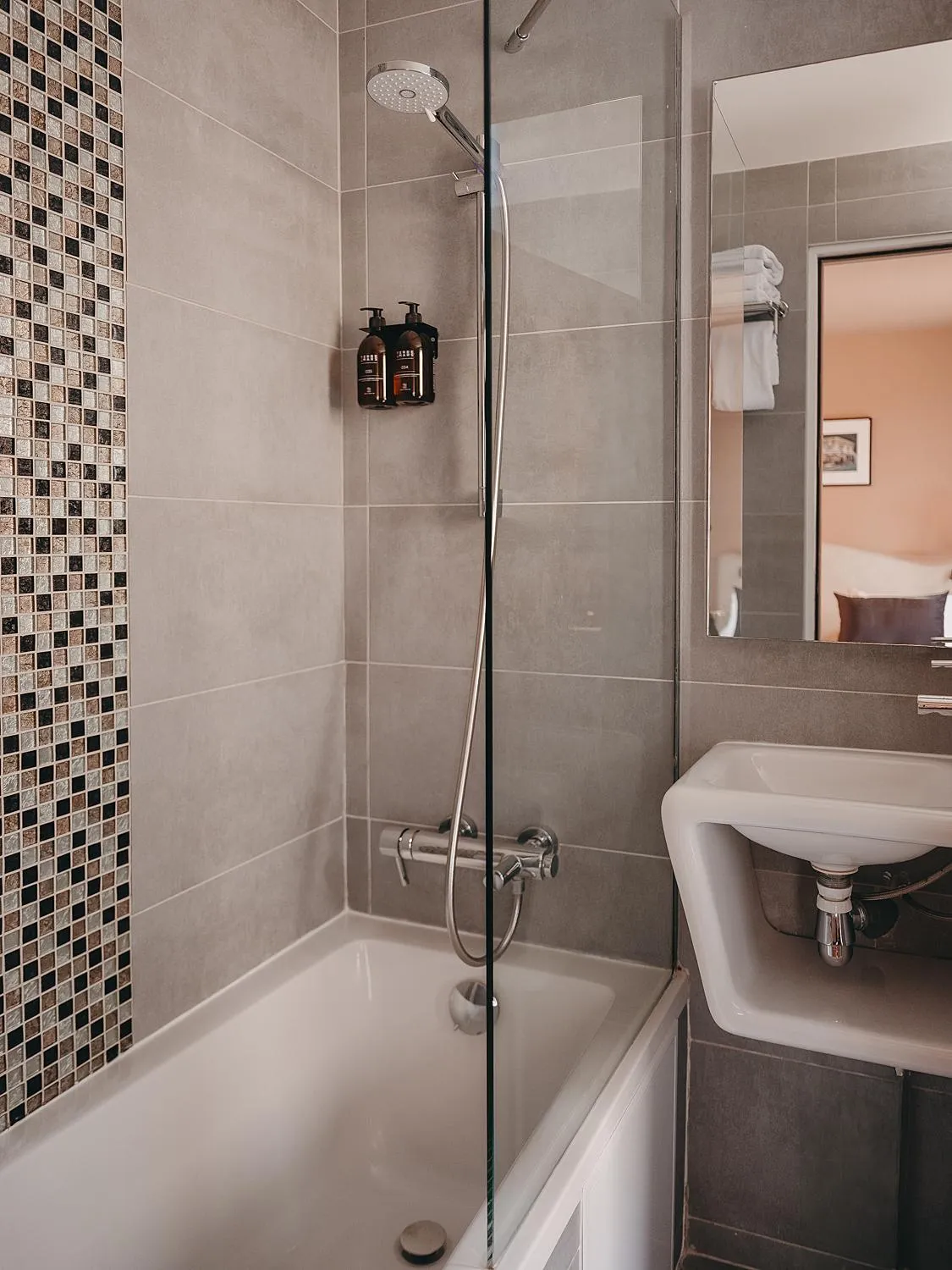 Bathroom in Hôtel Belloy