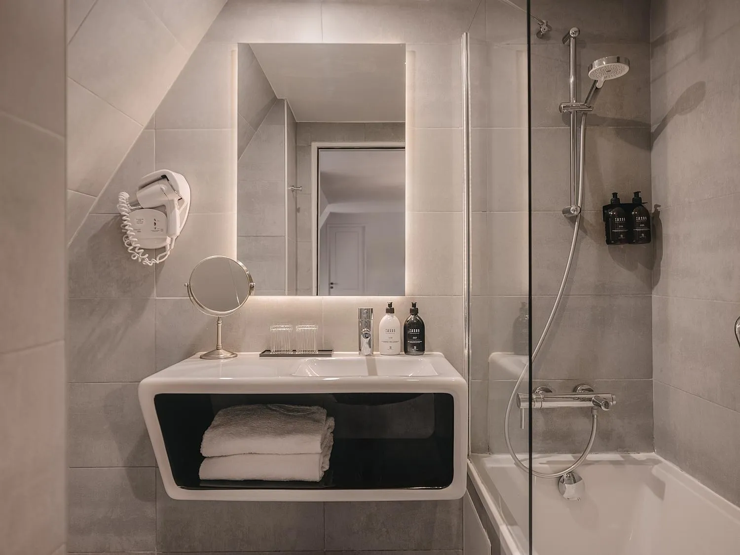 Bathroom in Hôtel Belloy