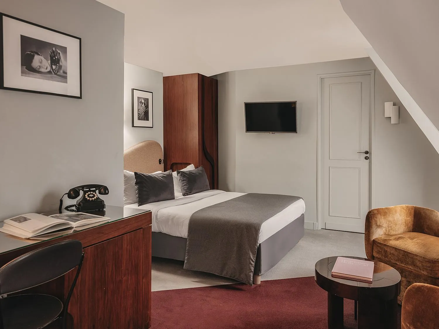 Photo of the whole room, Bed in Hôtel Belloy