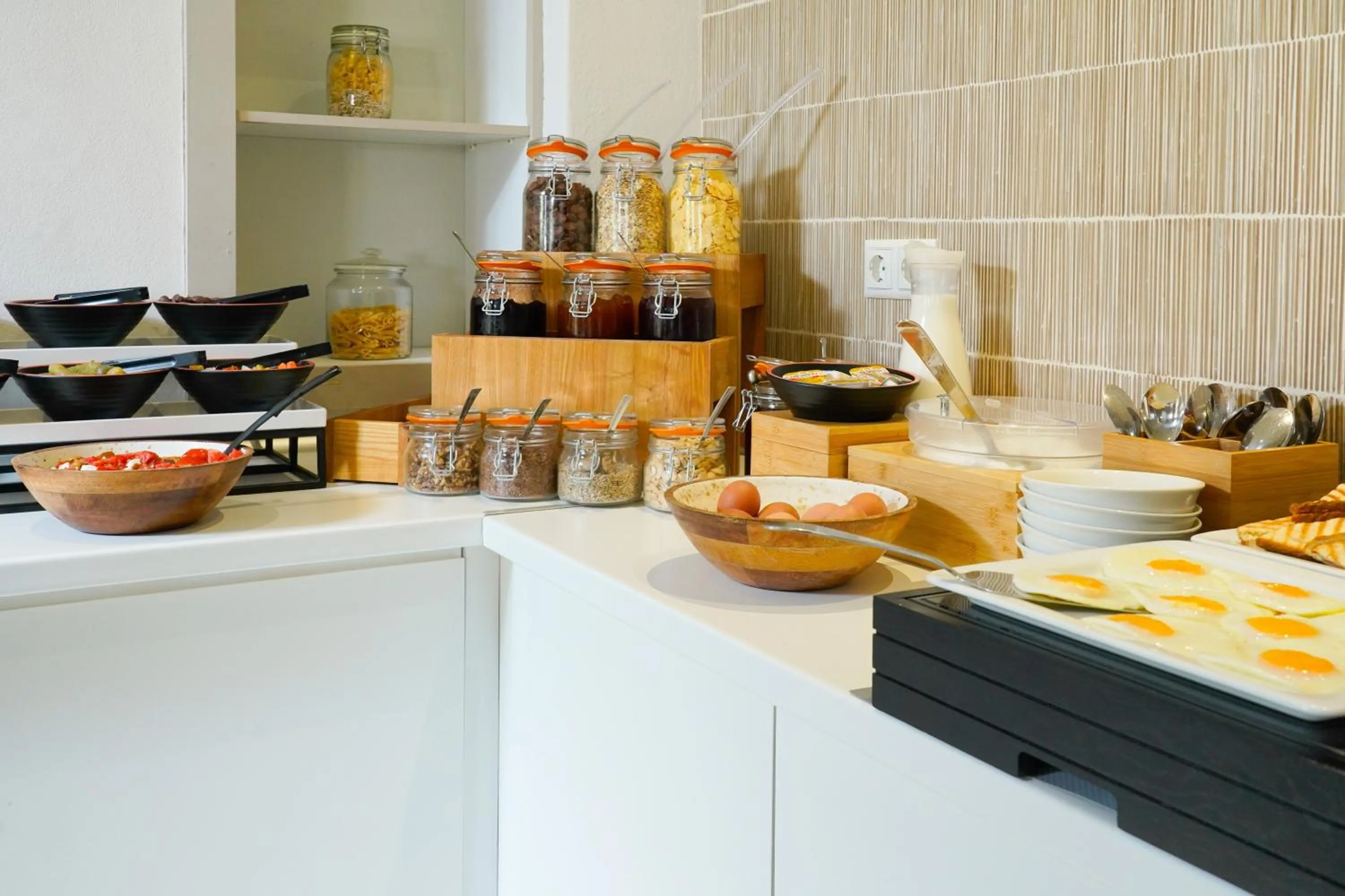 Buffet breakfast in Elektra Comfort Hotel by Del Mare