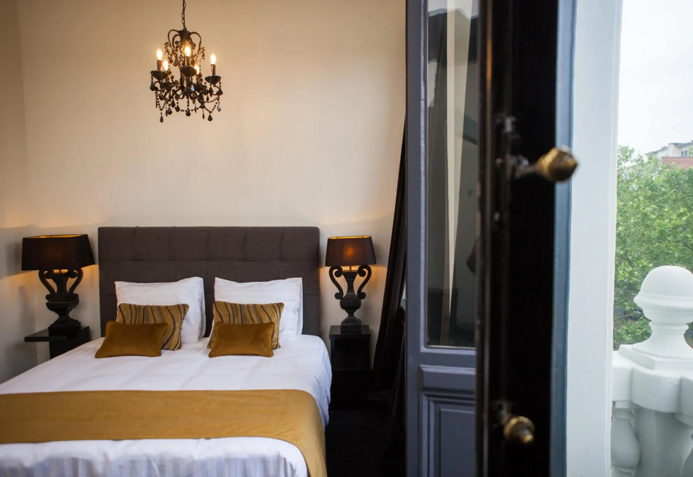 Photo of the whole room, Bed in B in Antwerp