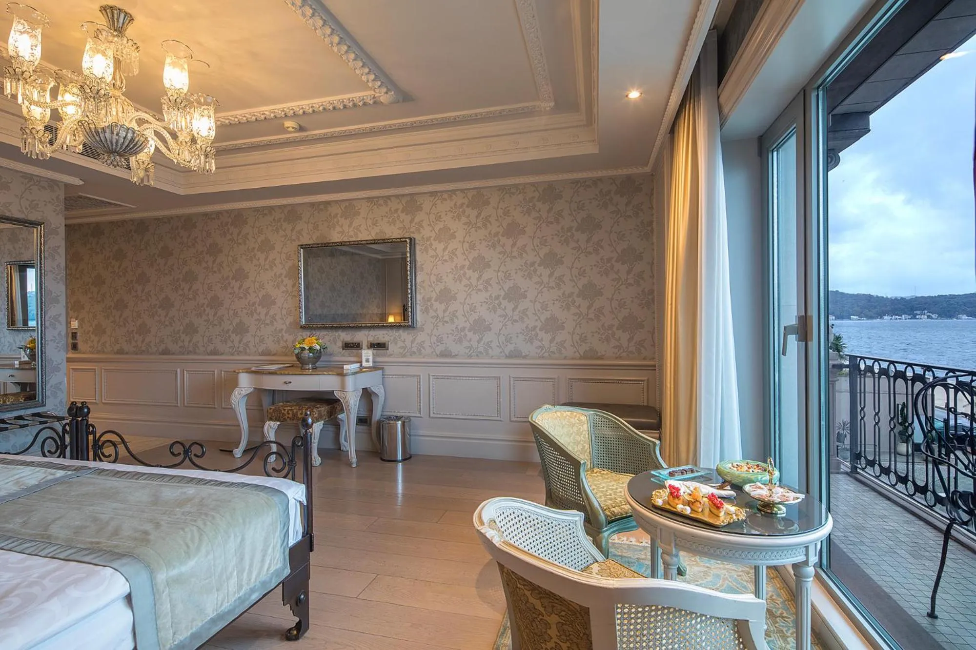 Bed in MFB Tarabya Hotel