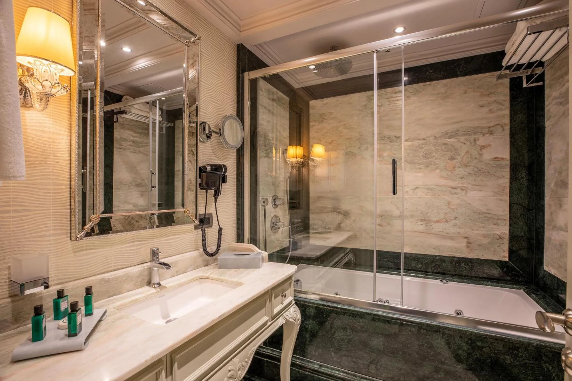 Shower in MFB Tarabya Hotel