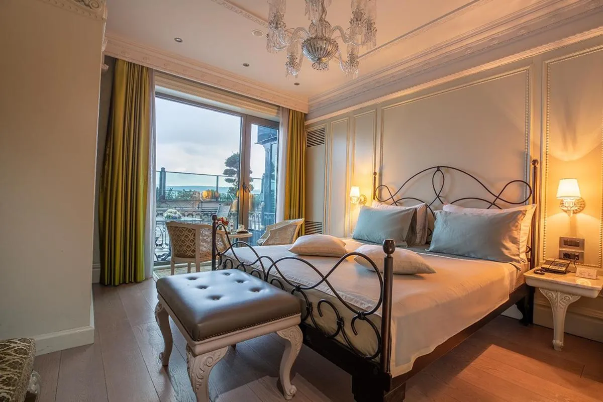 Bed in MFB Tarabya Hotel