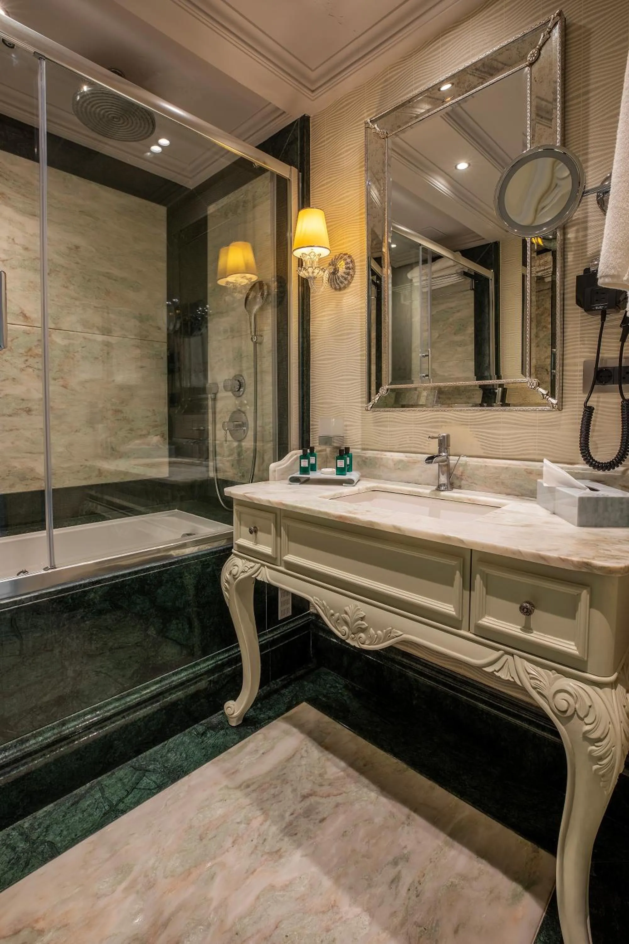 Hot Tub in MFB Tarabya Hotel