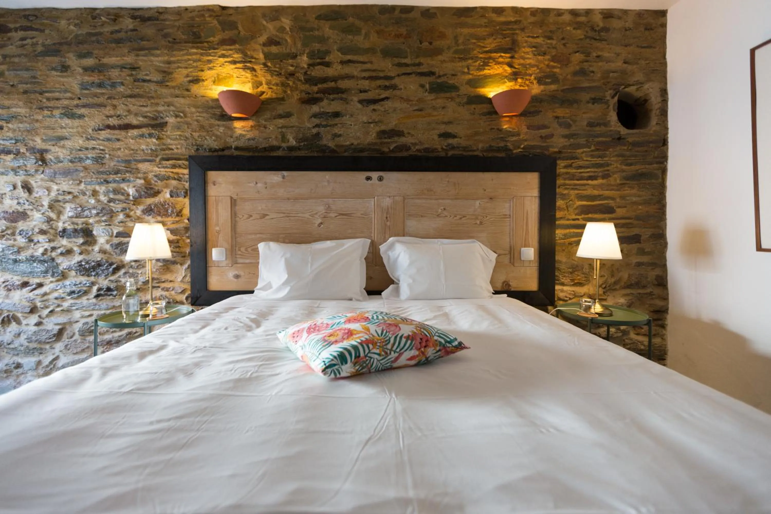 Bedroom, Bed in Estalagem de Monsaraz