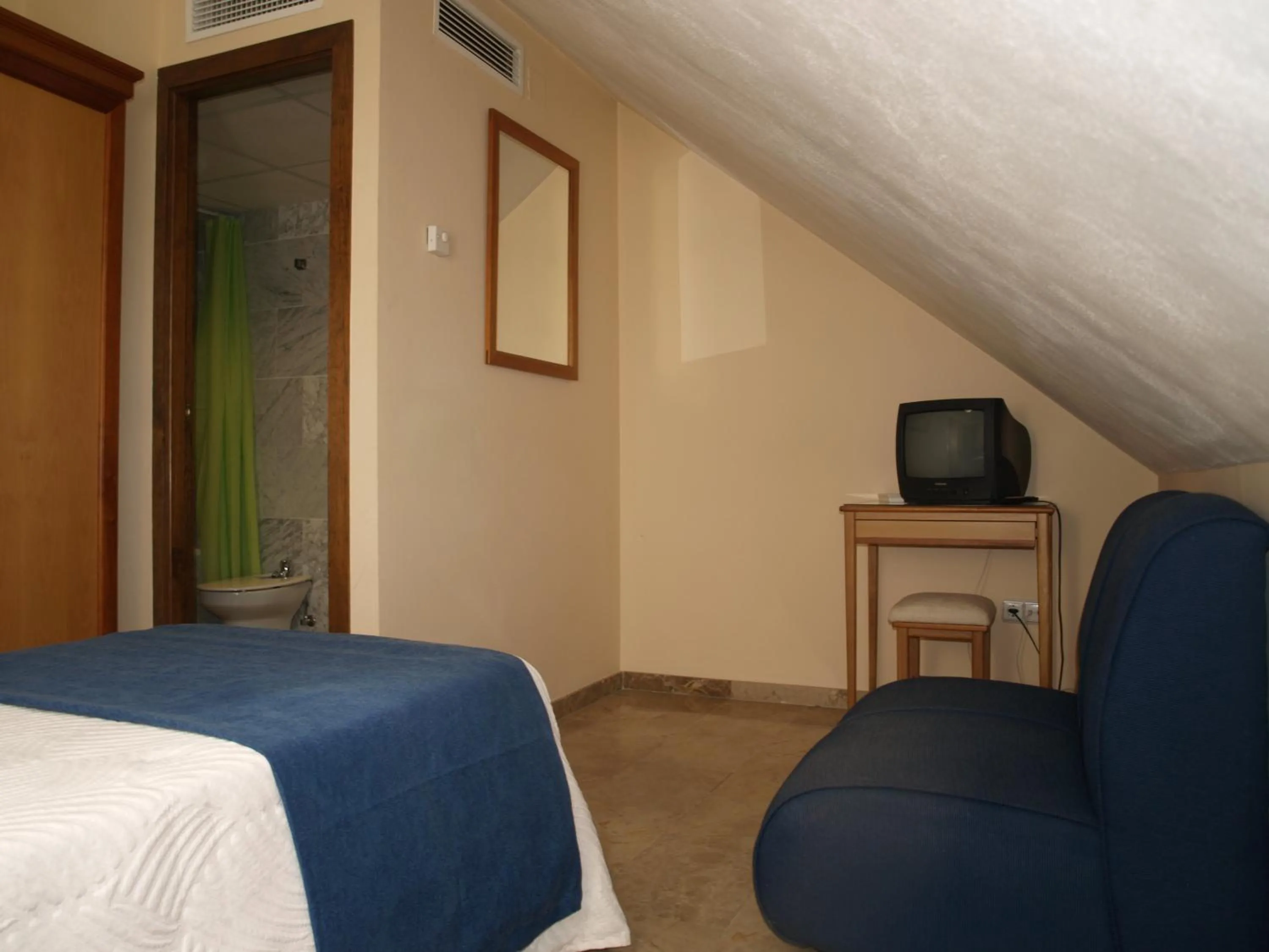 Bedroom, Bed in Hotel Al-Yussana