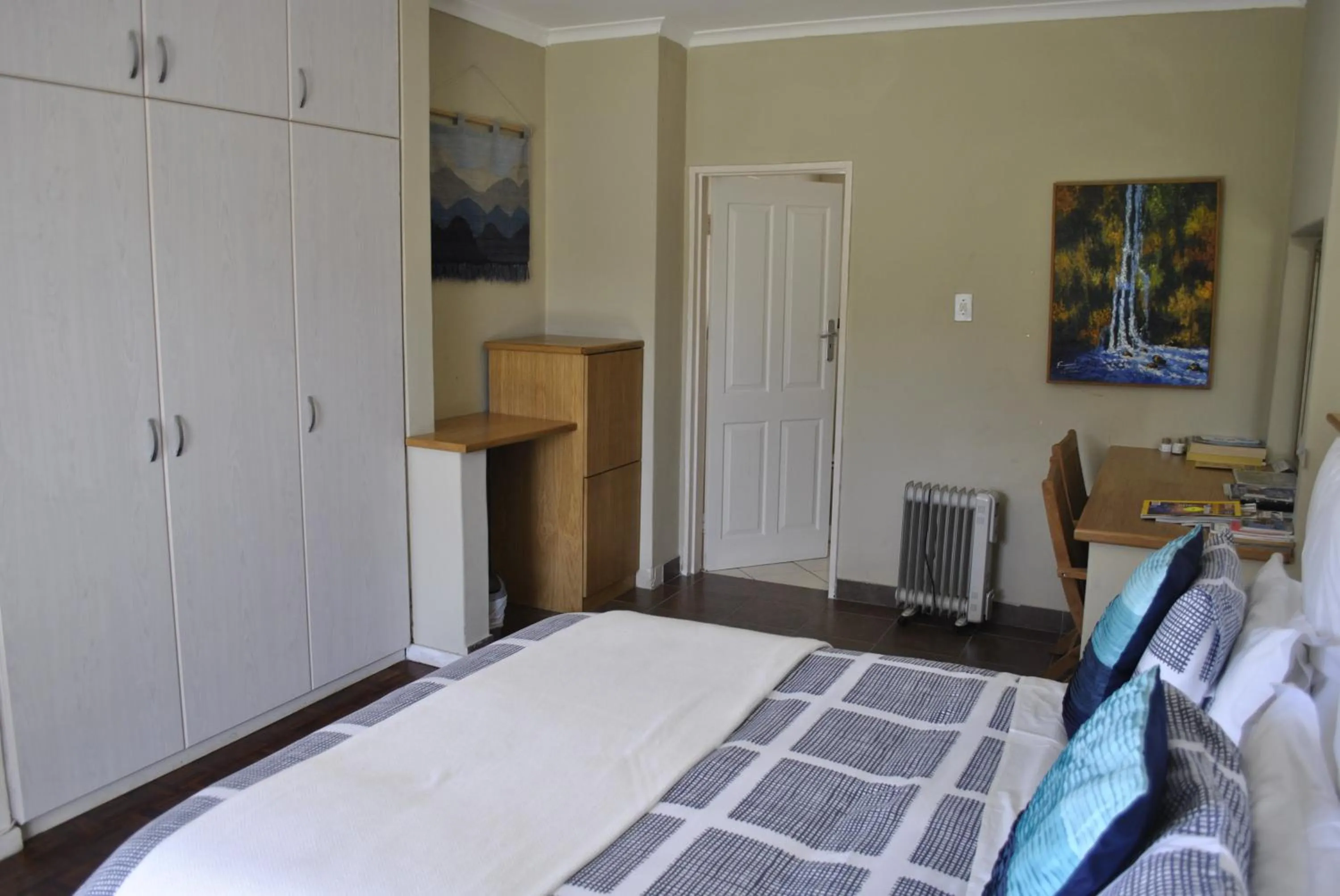 Bed in Cotswold House Residence