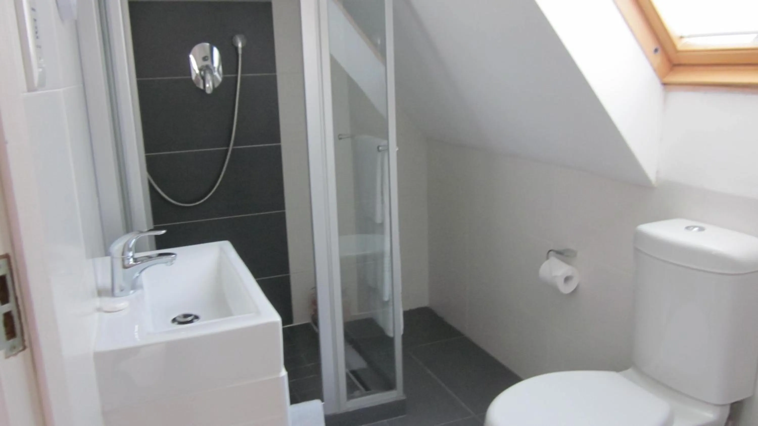 Shower in Cotswold House Residence