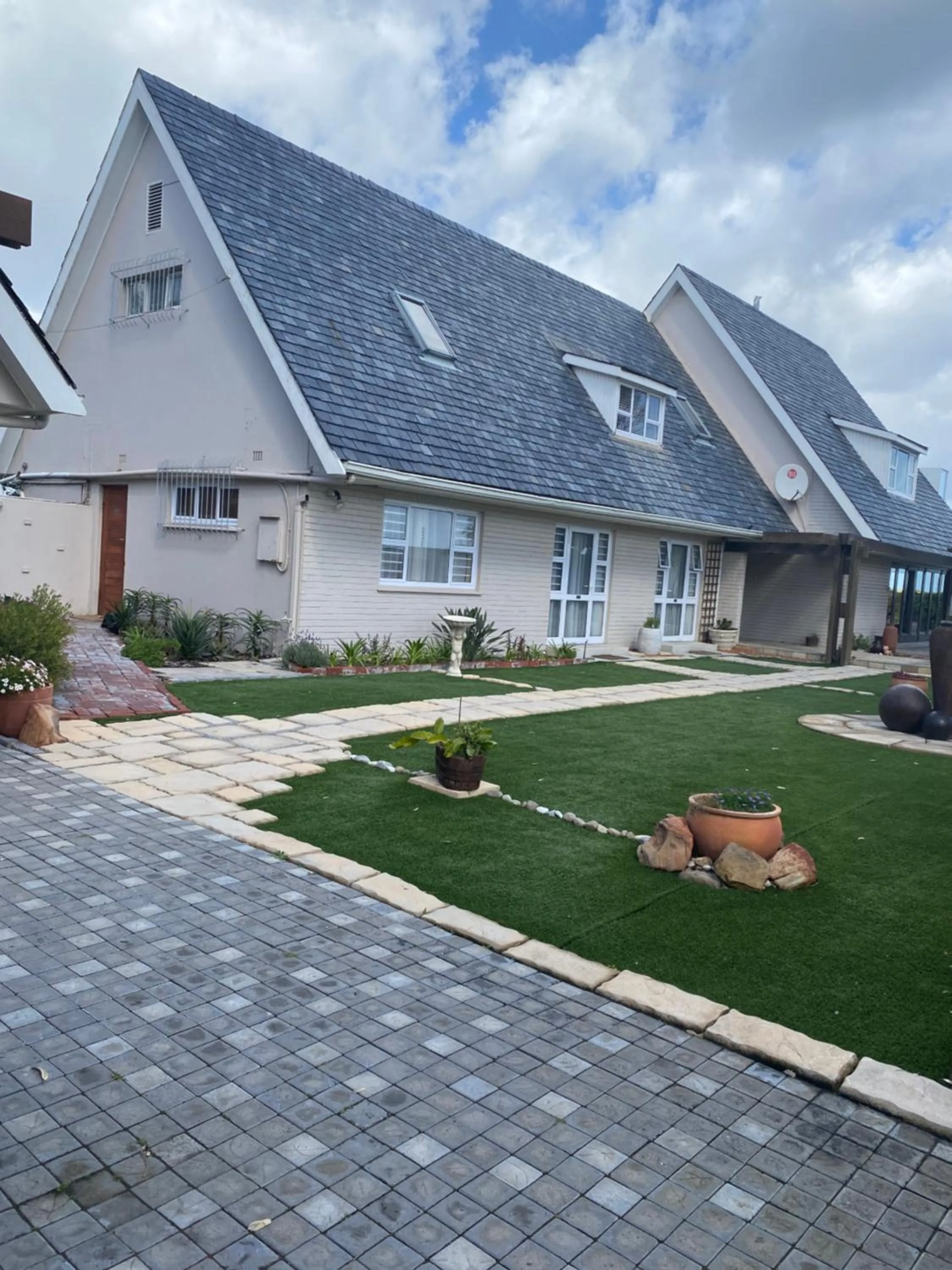 Garden in Cotswold House Residence