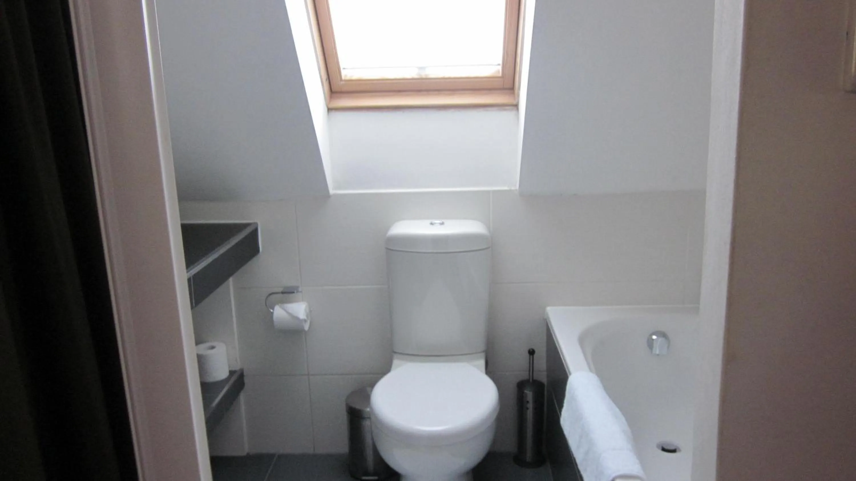 Toilet in Cotswold House Residence