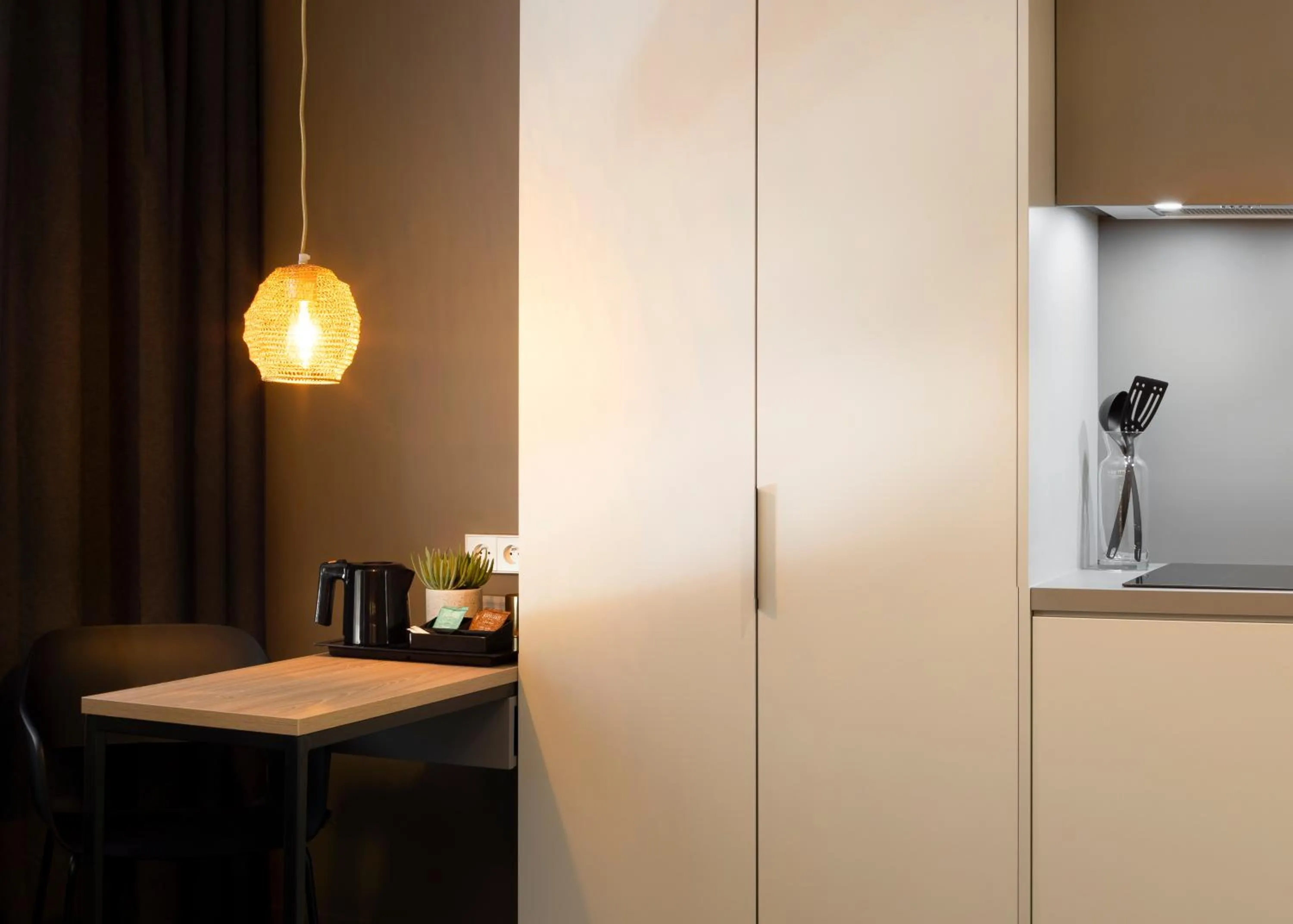 Coffee/tea facilities in Aparthotel 37 Lodge Courbevoie Paris La Défense