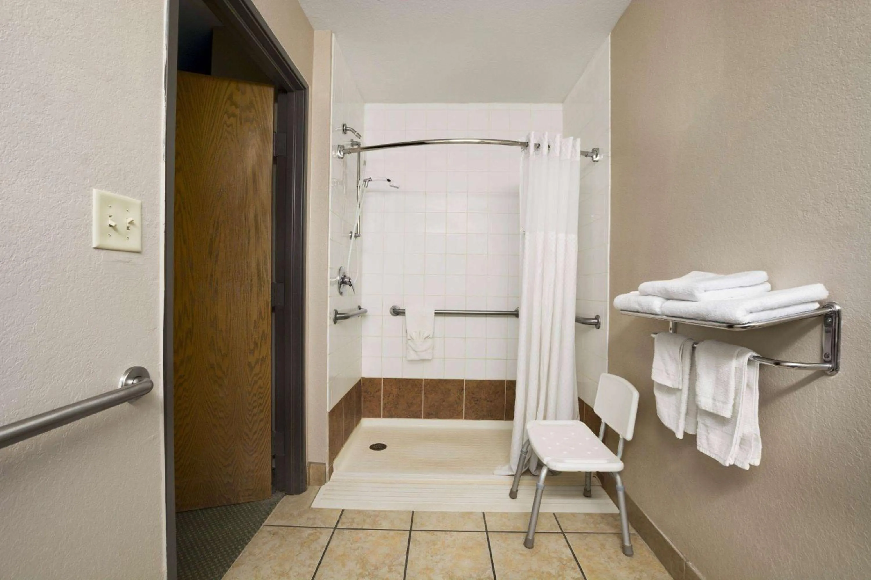 Photo of the whole room in Super 8 by Wyndham Childress