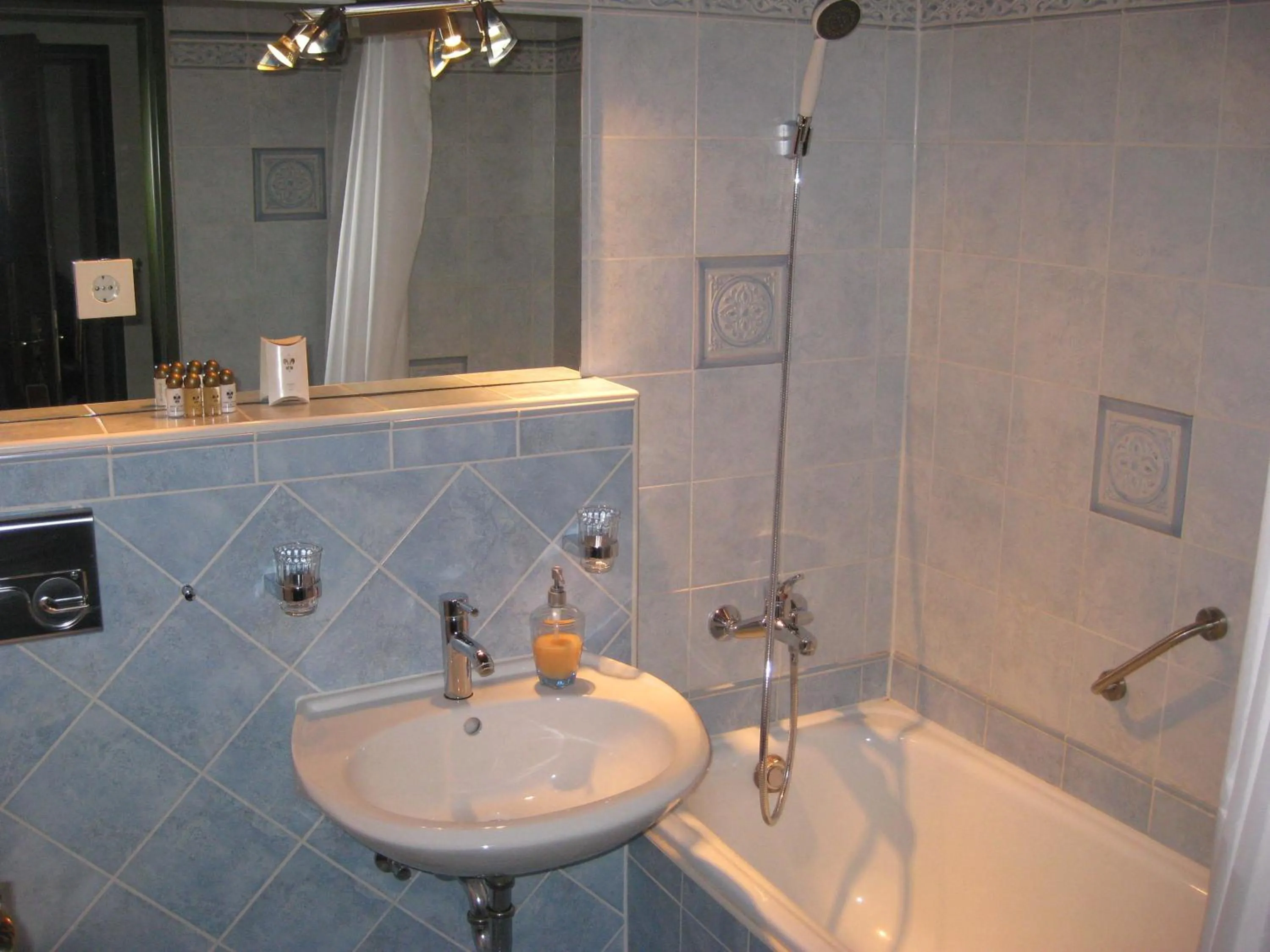 Bathroom in Panoramahotel Karwendelhof