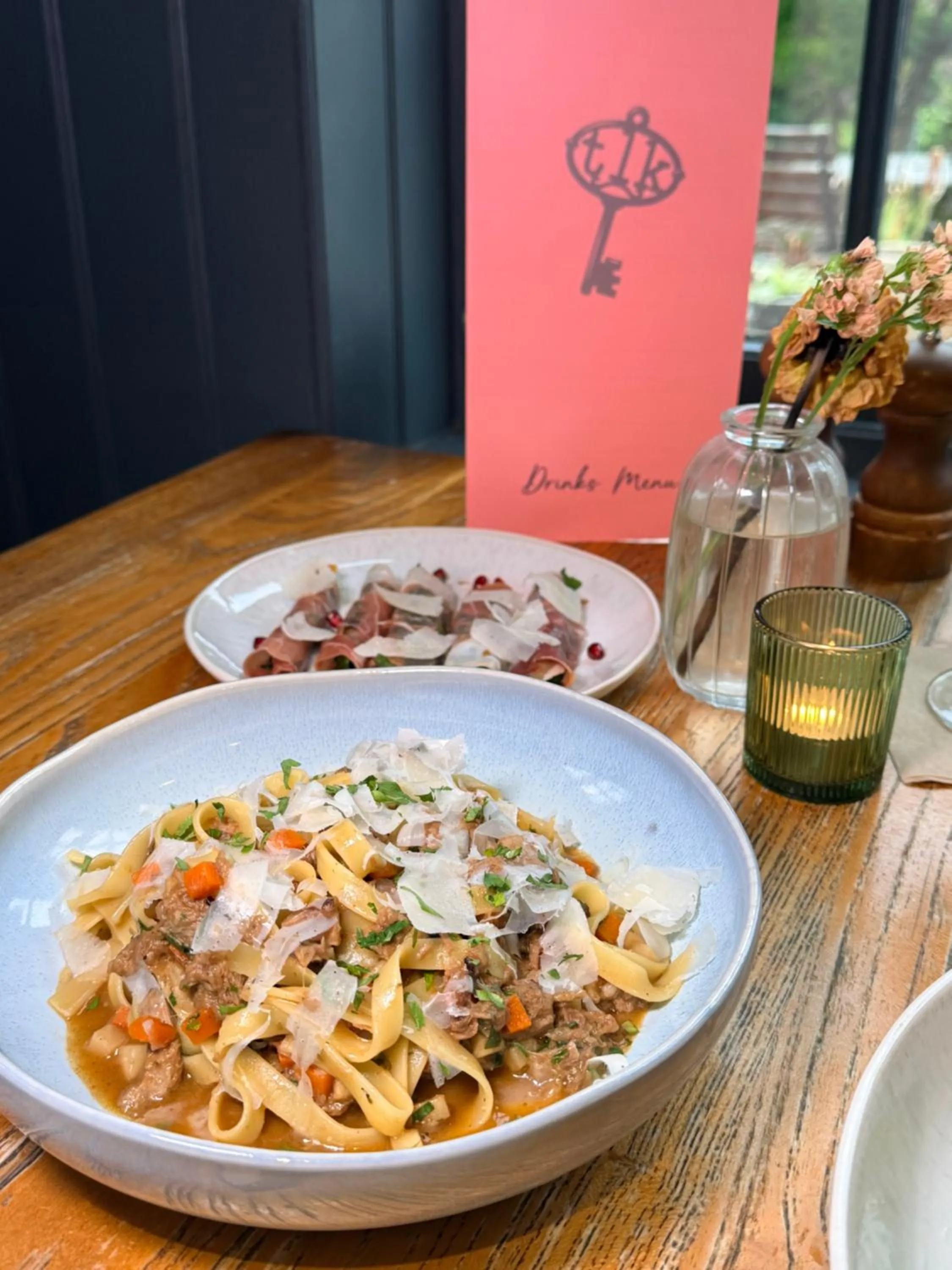 Restaurant/places to eat in The Mooring Post