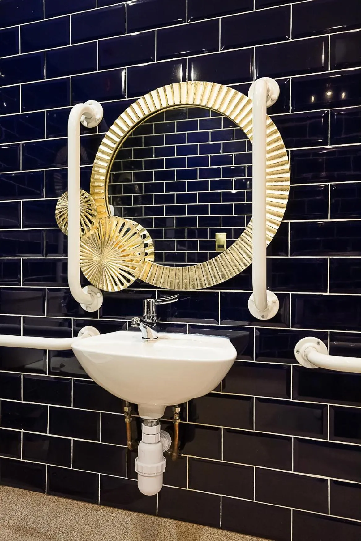 Shower in The Dixie Dean Hotel