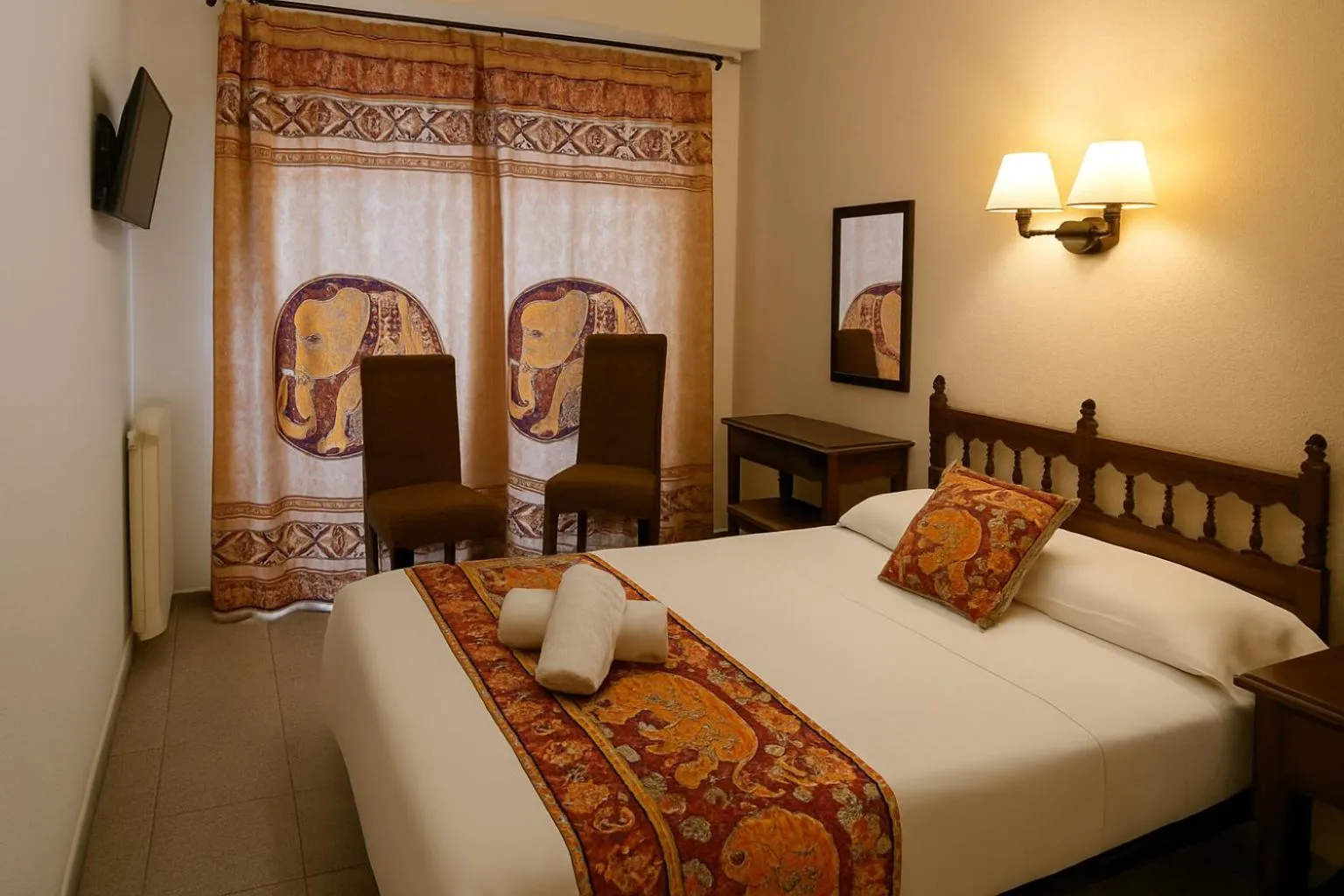 Photo of the whole room, Bed in Mallorca Boutique Hotel