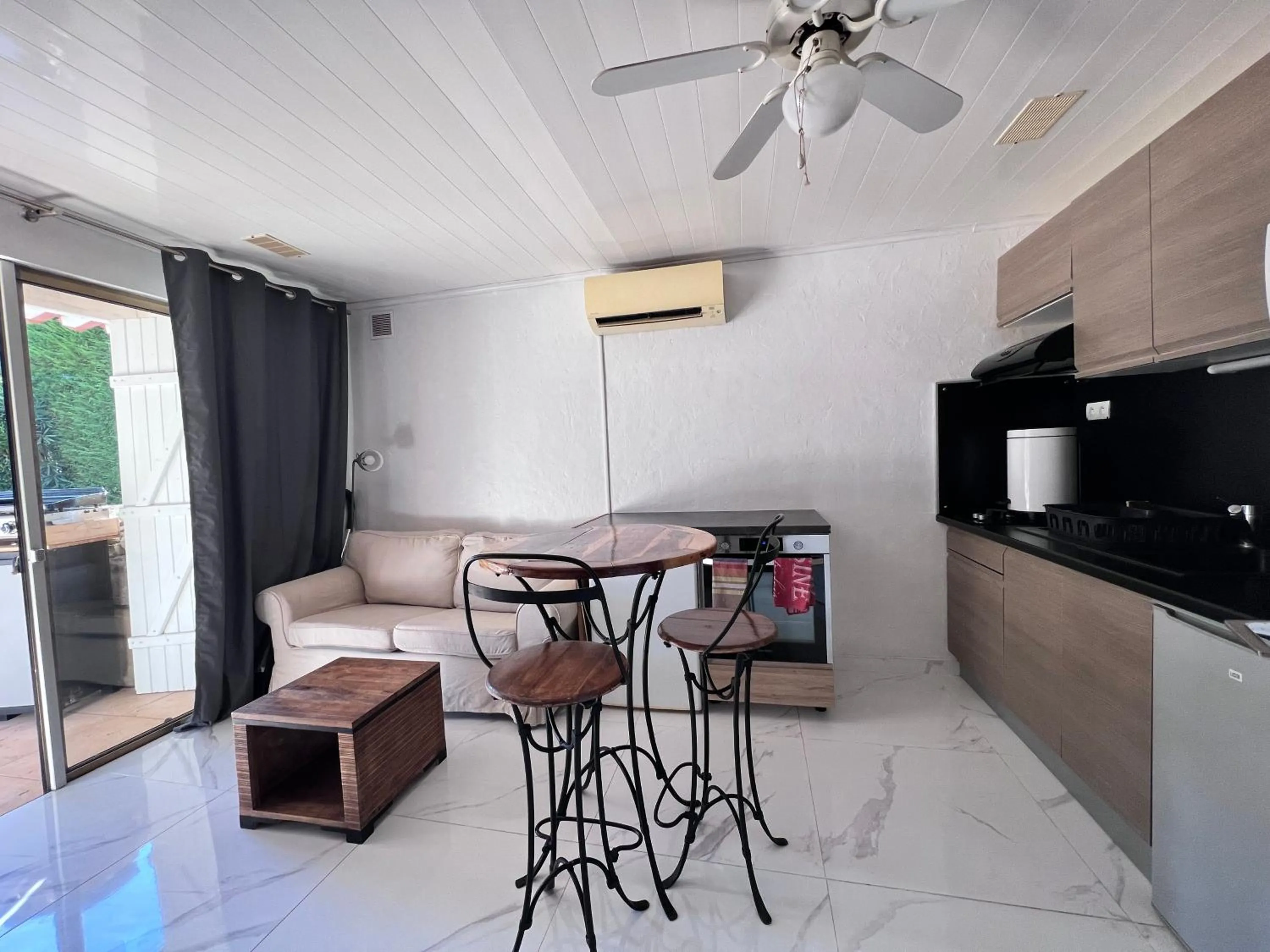 Kitchen or kitchenette in L'oasis-LES ISSAMBRES