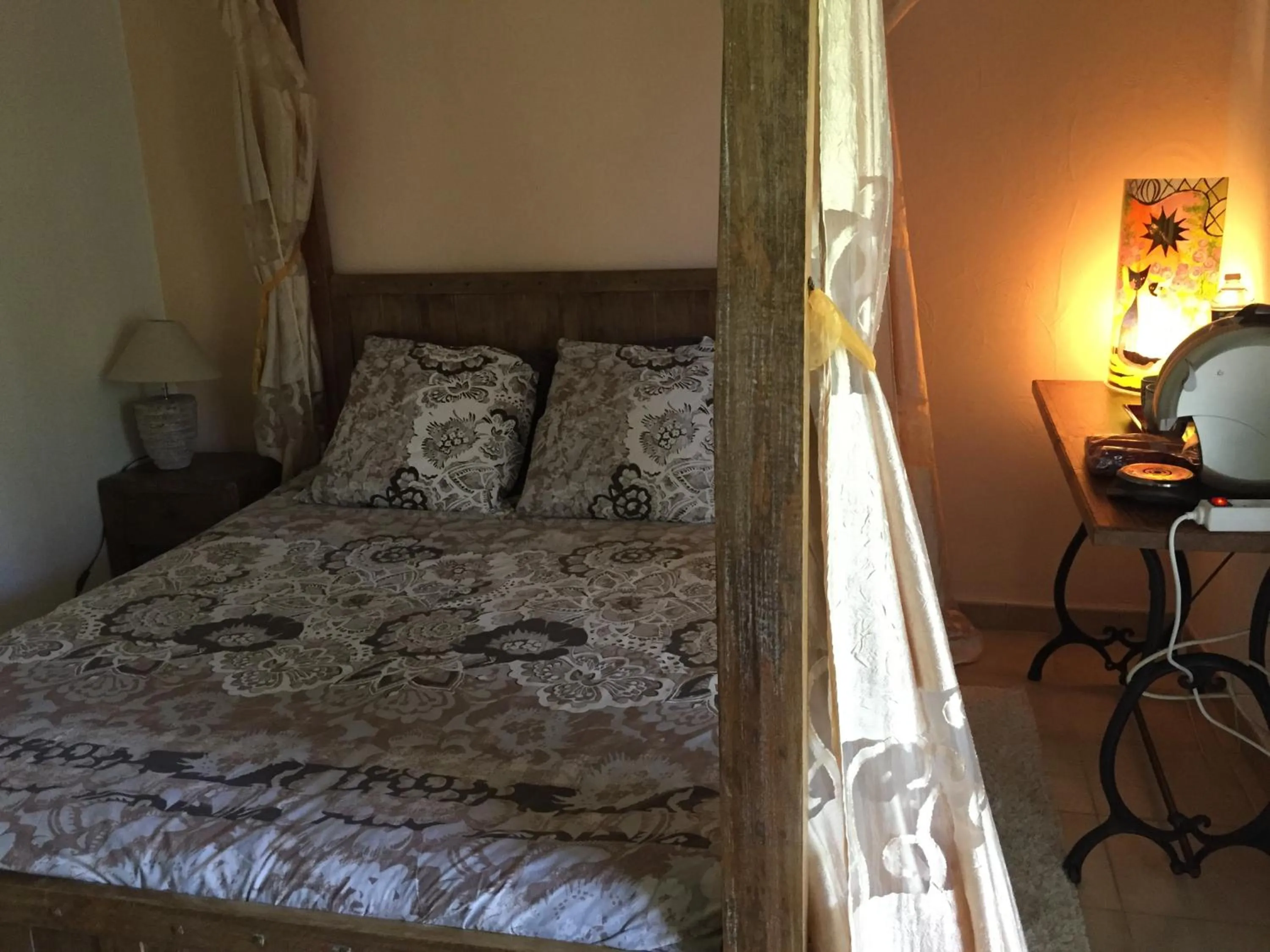 Bedroom in L'oasis-LES ISSAMBRES