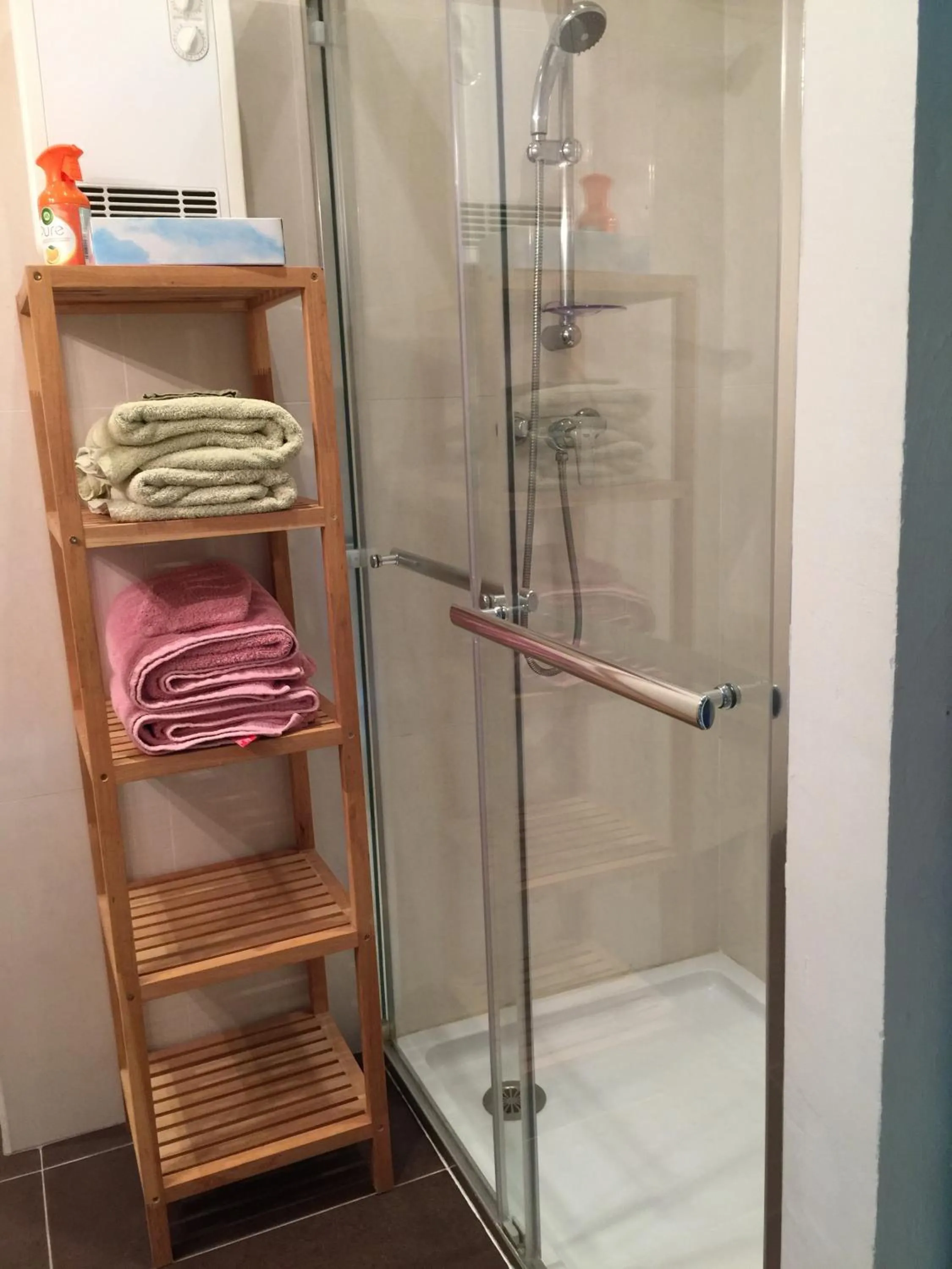 Bathroom in L'oasis-LES ISSAMBRES