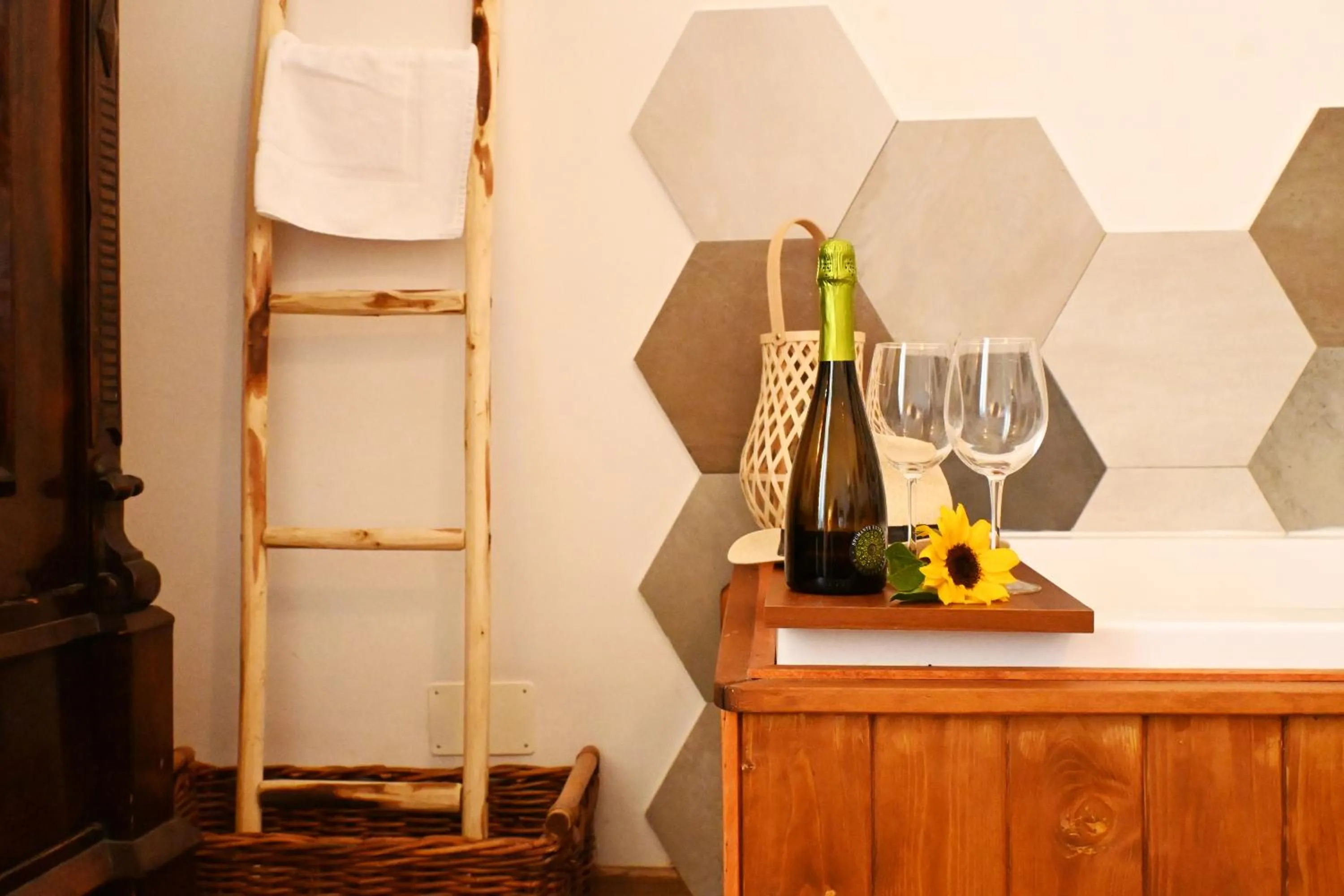 Food and drinks in Sunrise Luxury