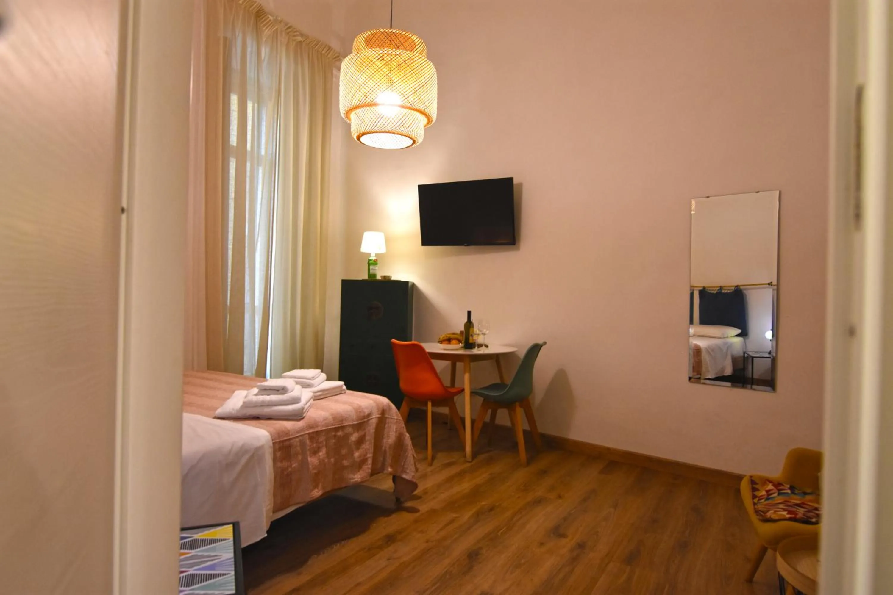 Bedroom, Bed in Sunrise Luxury