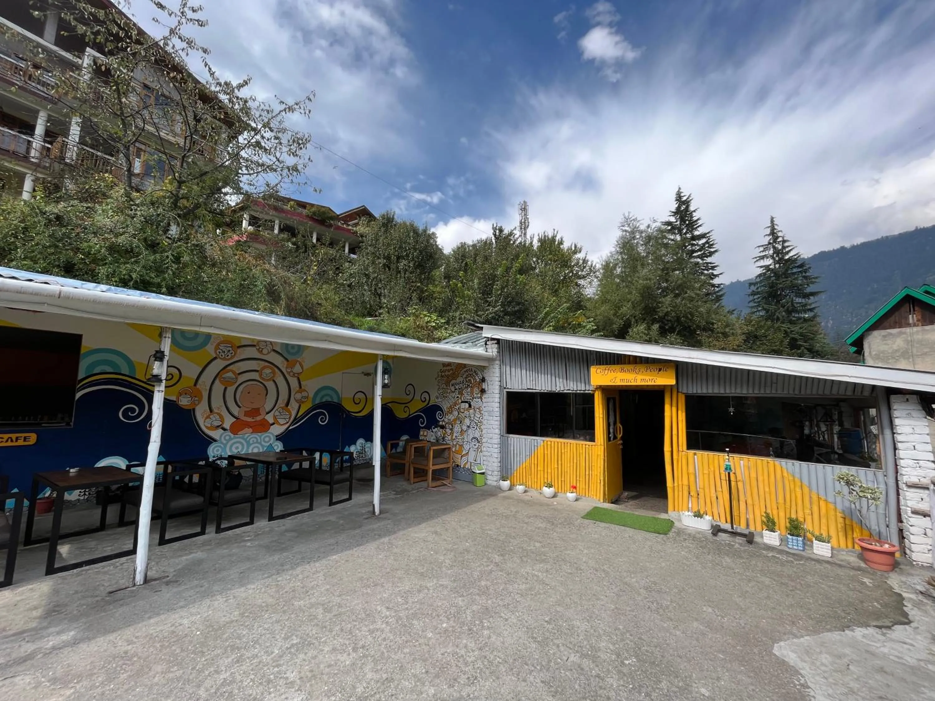 Property building in Young Monk Hostel & Cafe Old Manali